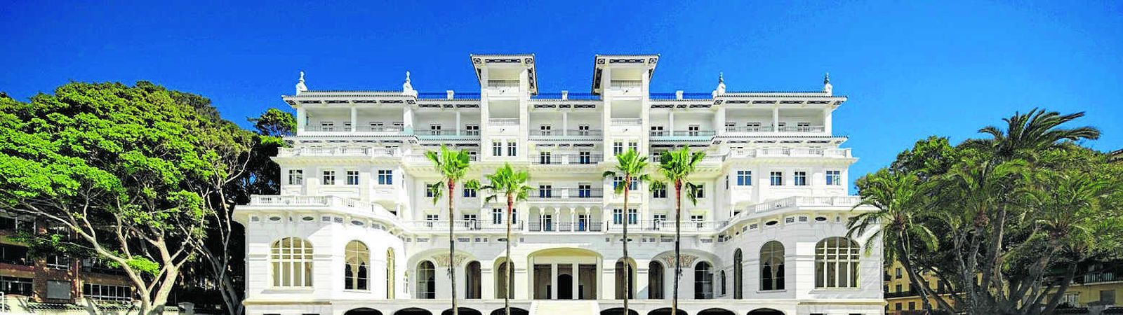 Vista exterior del hotel Miramar en La Malagueta.