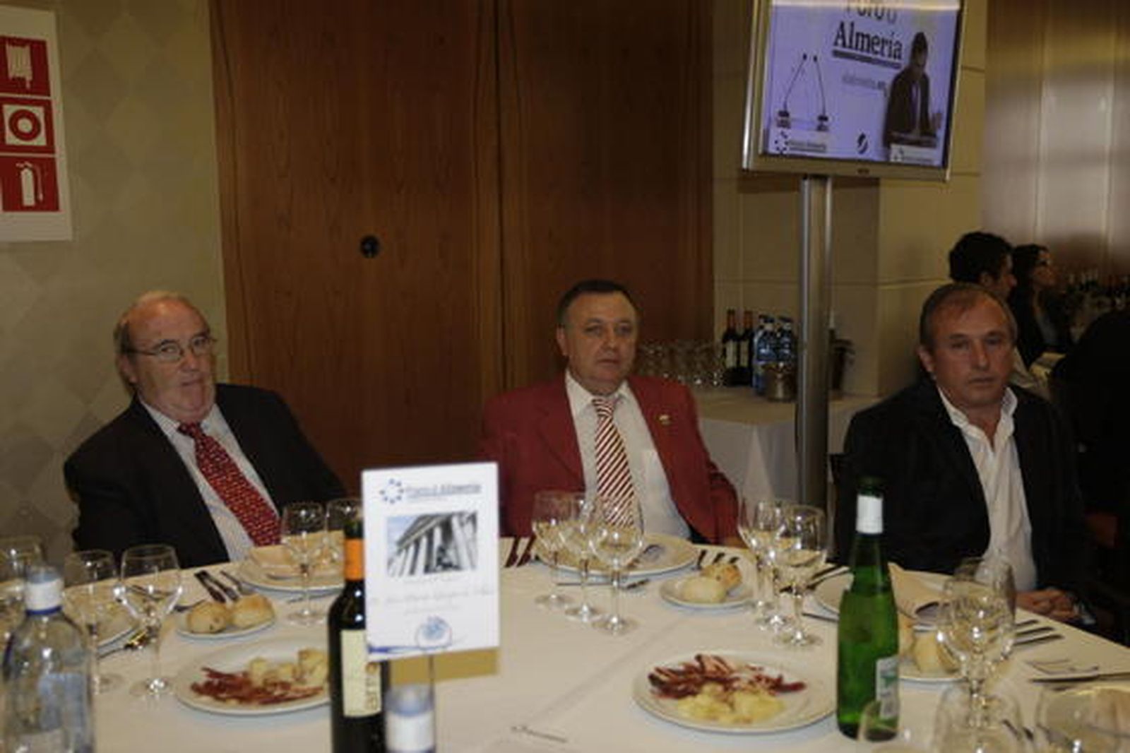 Daniel Cabello Orta, economista, e Ignacio Gea, de Prointeco Parador. 

Foto: Fran Leonardo