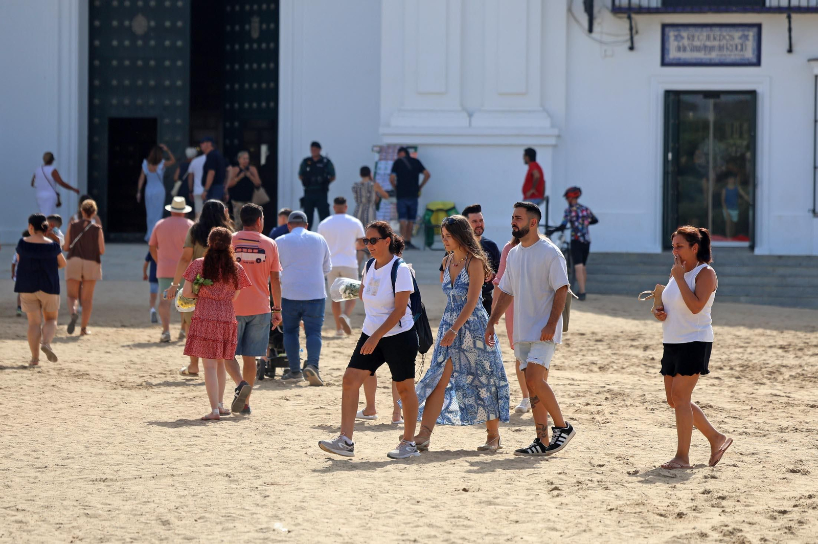 Imágenes del ambiente en el Rocío Chico en la mañana del sábado