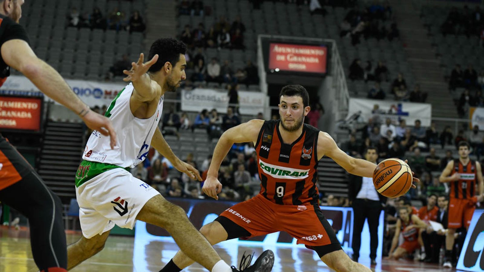 Xabi Oroz debutó ayer en las filas del conjunto nazarí