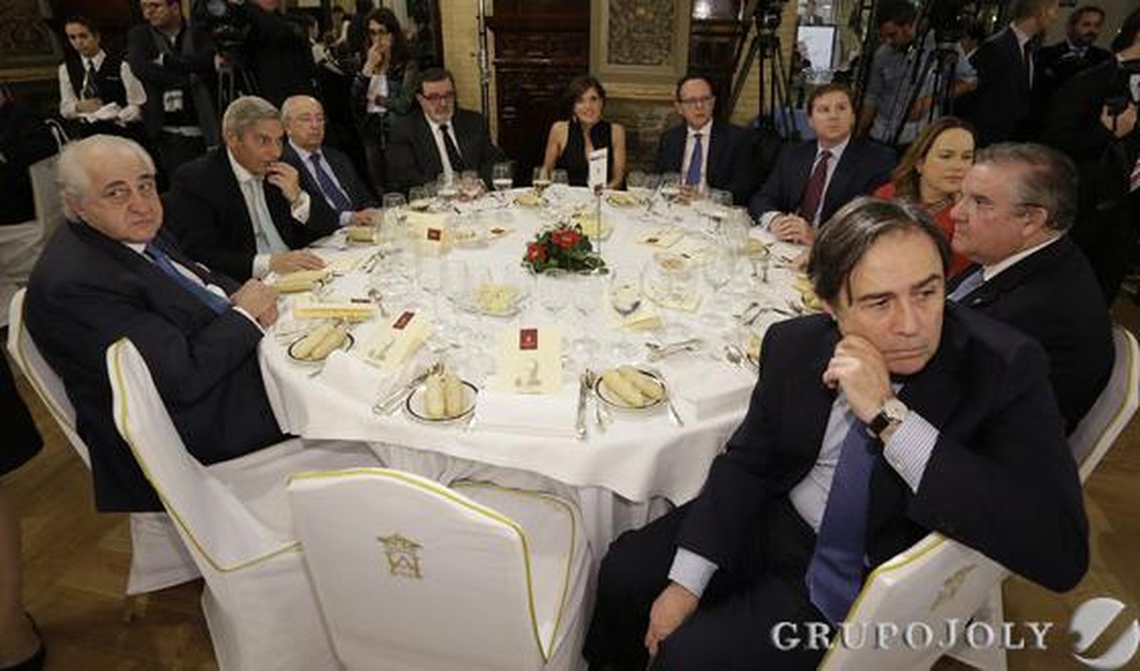 Enrique Ruiz, José Recio, Manuel del Valle, José Rodríguez de la Borbolla, Victoria Herrera, Felipe Granados, Javier Moya Yoldi, Blanca Escuin de Leyva, Francisco Yoldi y Ricardo Pumar./ Antonio Pizarro/Juan Carlos Vázquez/ Juan Carlos Muñoz/Belén Vargas