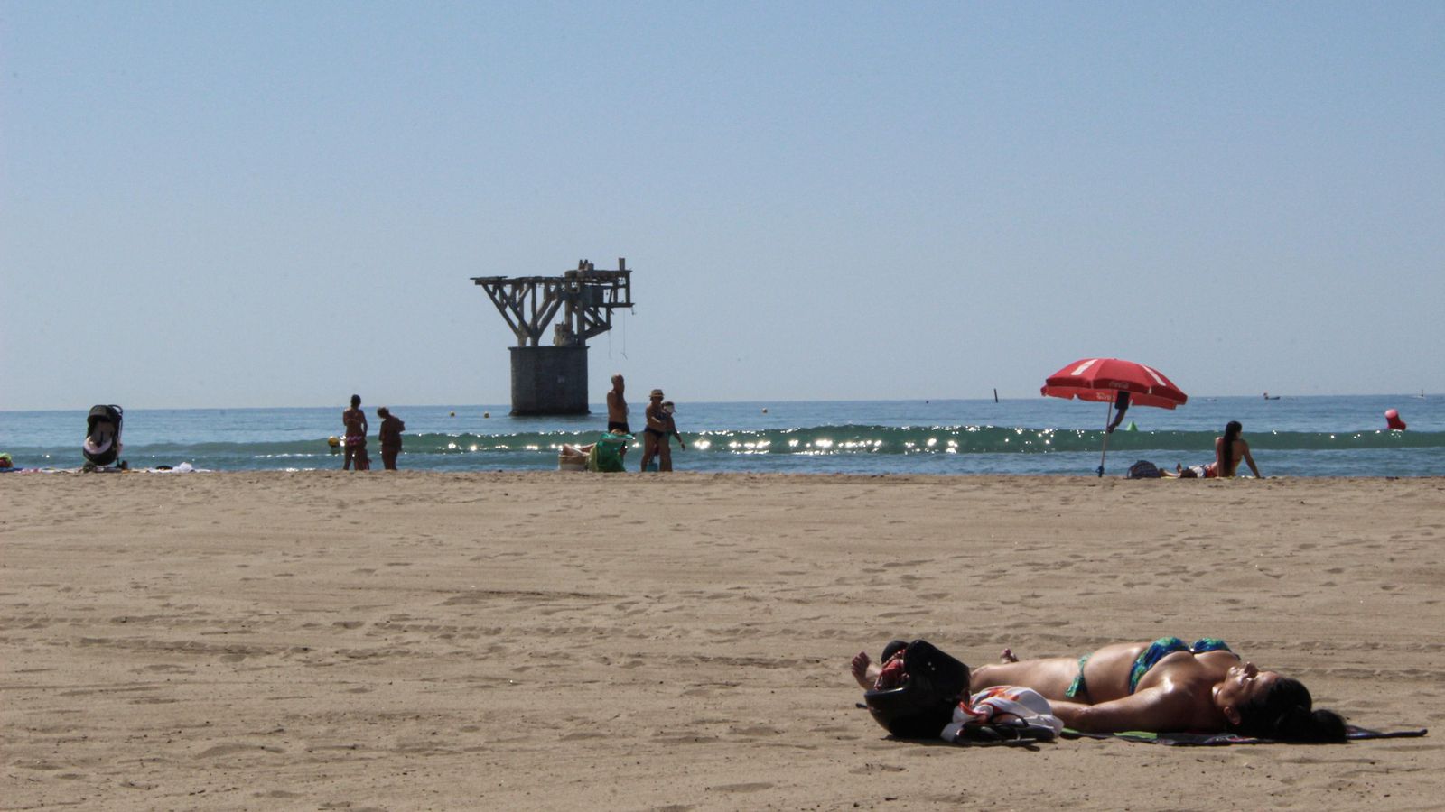 Jornada de tranquilidad en la playa de El Cable en Marbella.