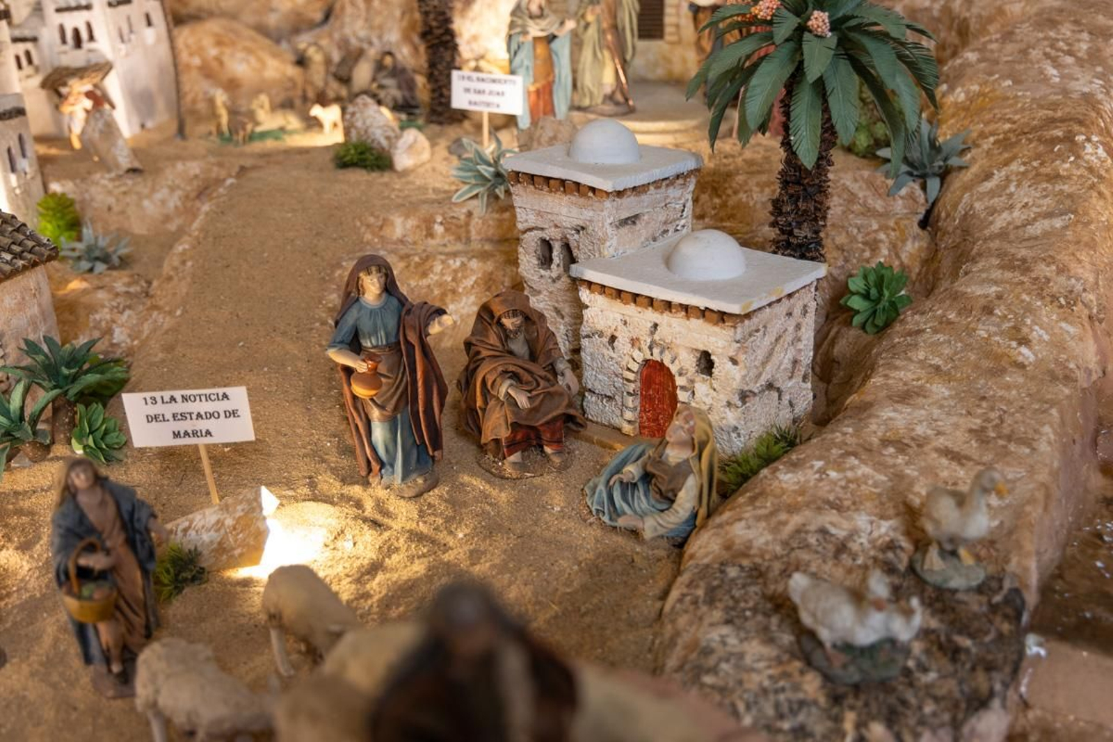 En imágenes: así es el Belén Bíblico con más de un millar de piezas artesanas de los abuelos María y Rafael