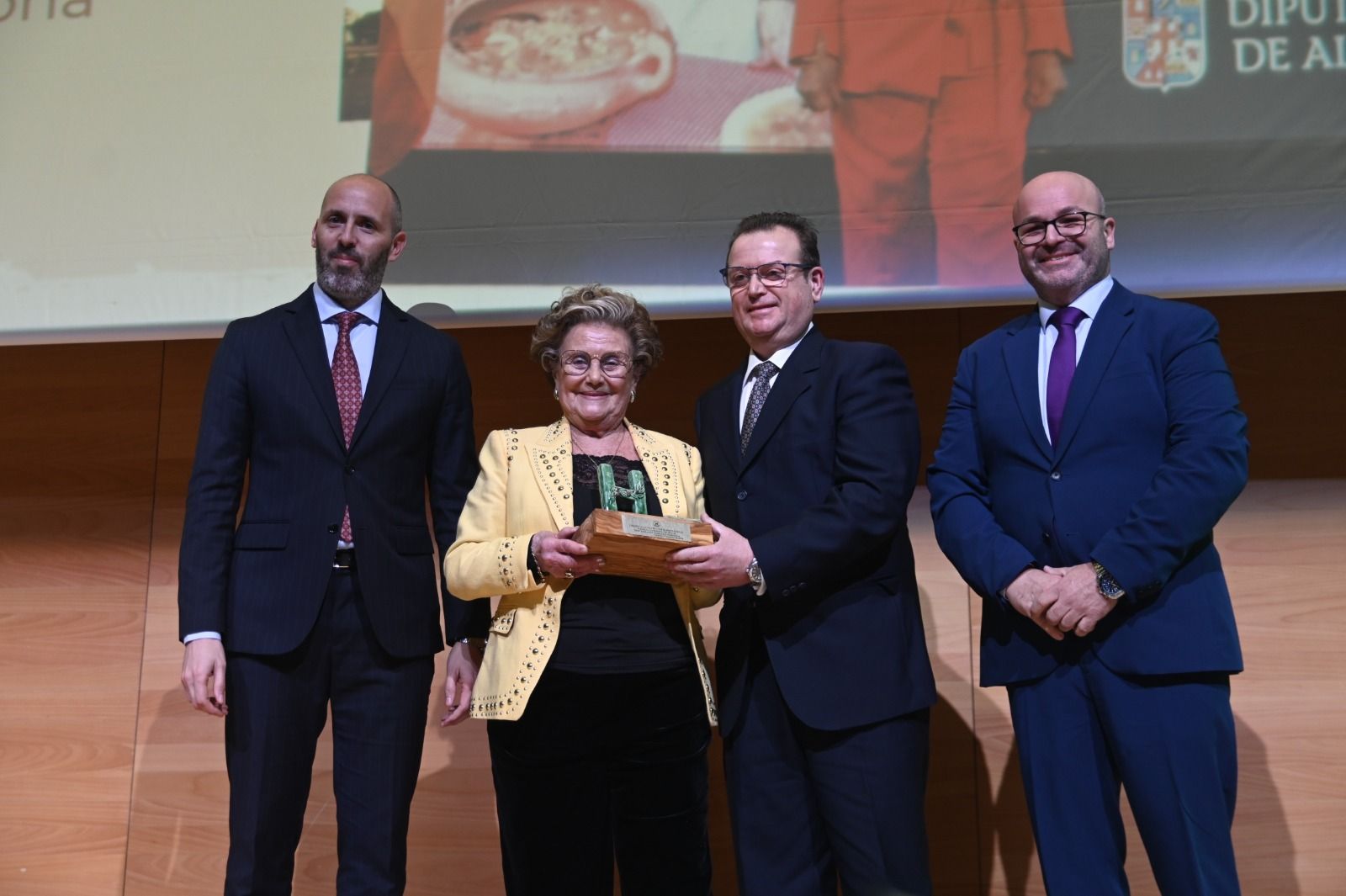Premio a la familia de Terraza Carmona.
