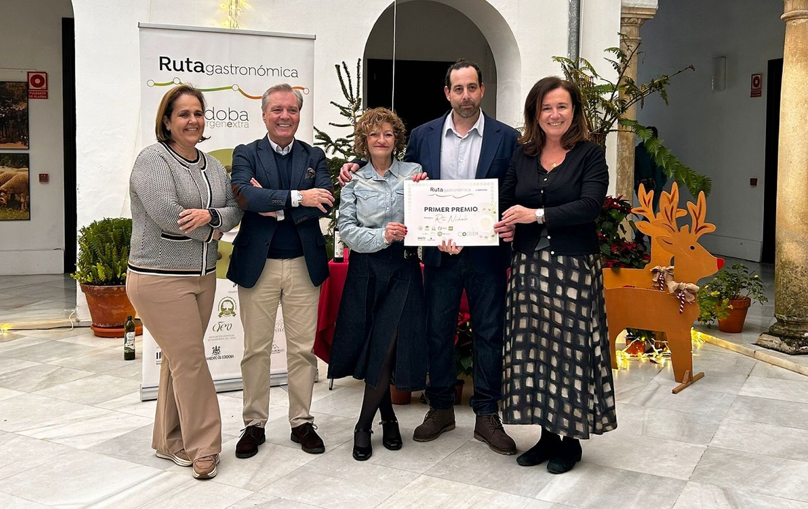 Foto de familia de la entrega del premio