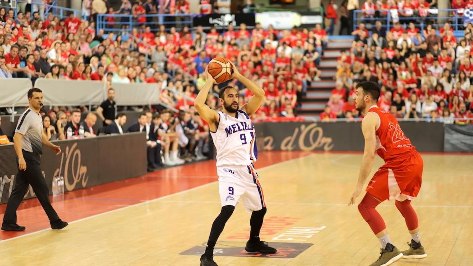 Dani Rodríguez, en un partido de la final del 'play off' de ascenso en Manresa.