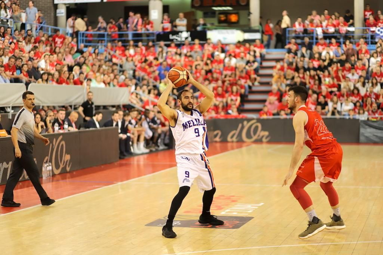 Dani Rodríguez, en un partido de la final del 'play off' de ascenso en Manresa.