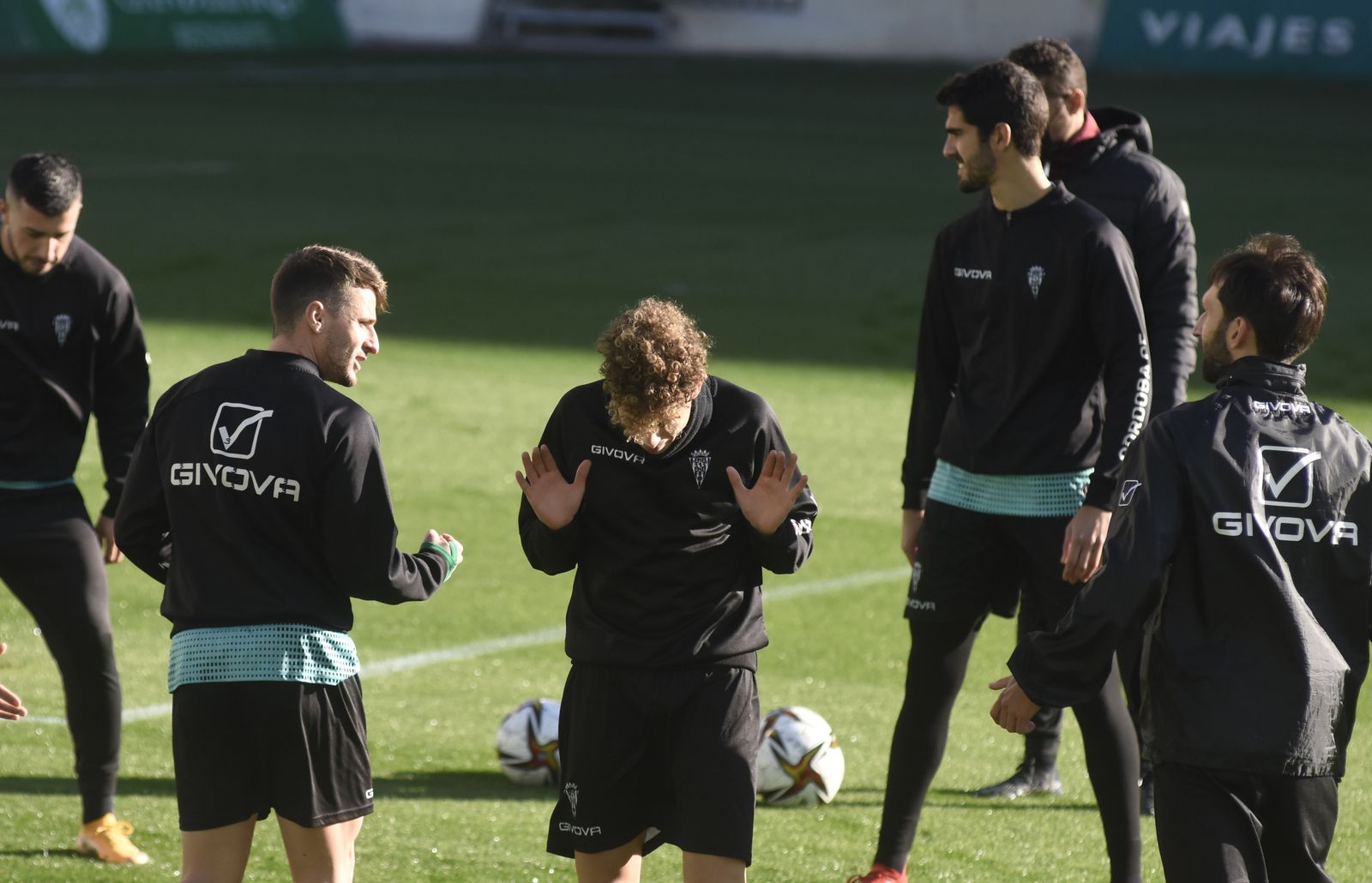El regreso al trabajo del Córdoba CF tras el parón navideño, en imágenes