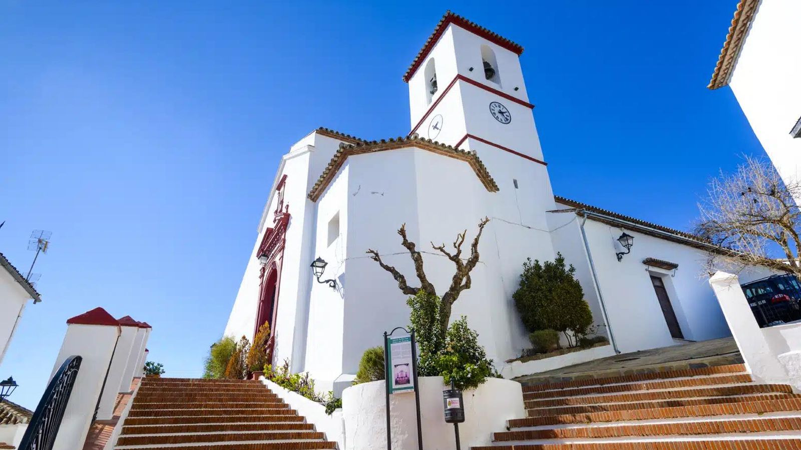La Iglesia de Nuestra Señora del Rosario.