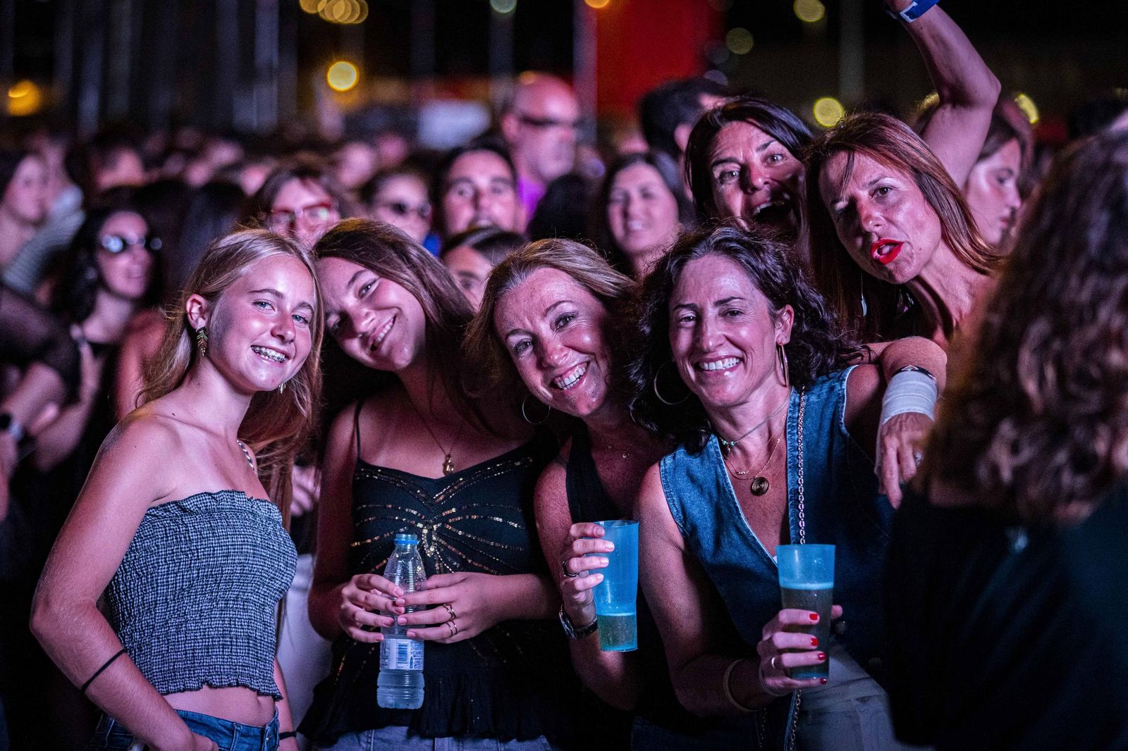 Búscate en las fotos del concierto de Melendi en Cádiz