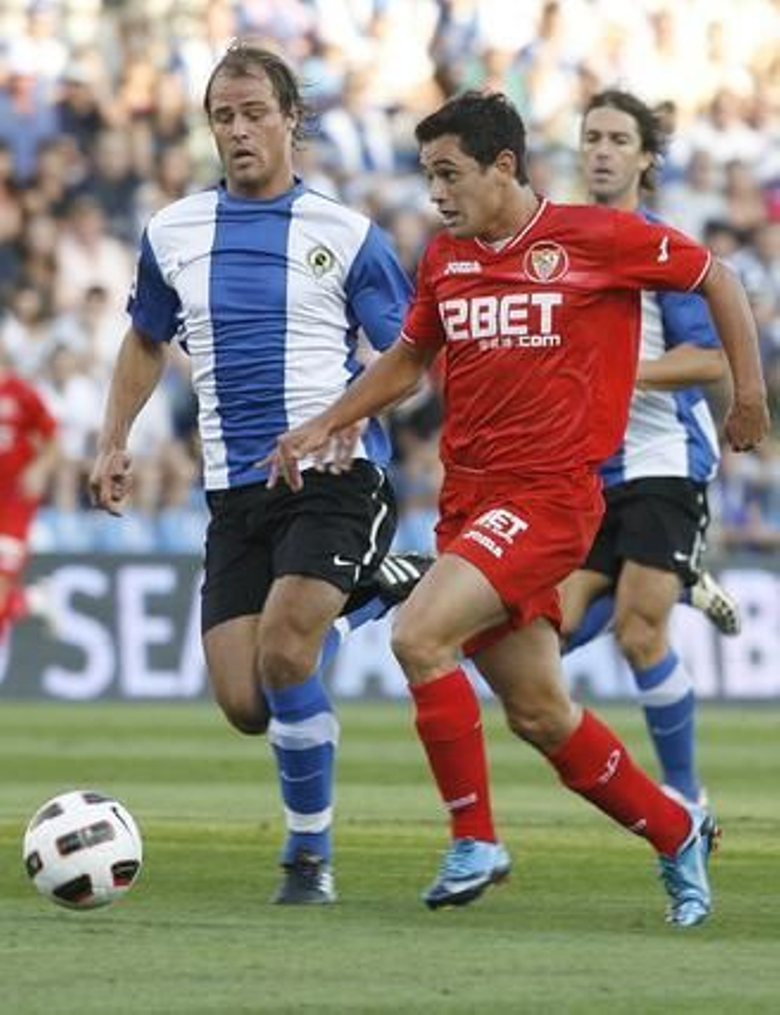 El Sevilla prolonga su mala racha al caer en Alicante ante el Hércules. / Reuters
