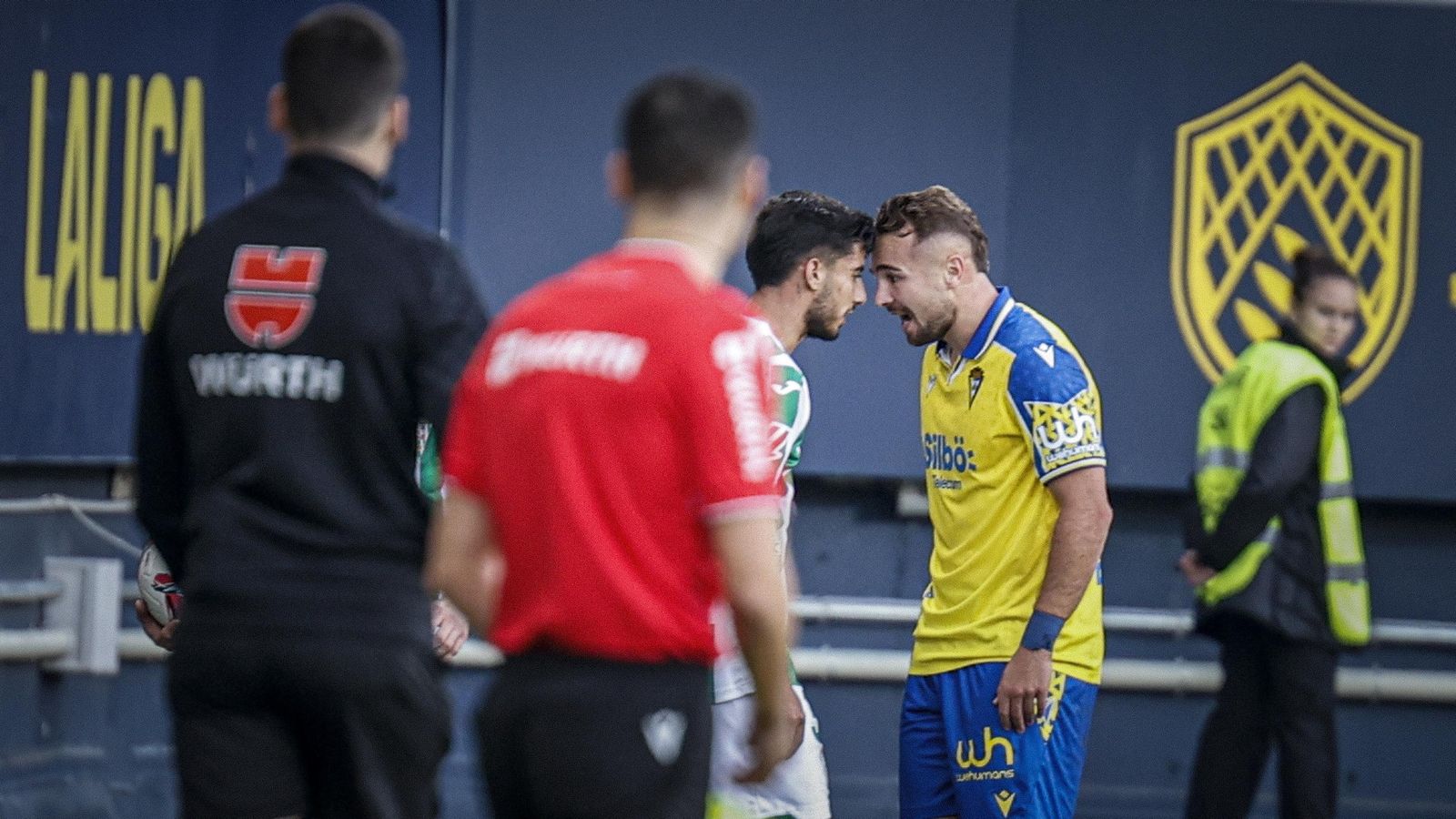 Búscate entre las imágenes del partido de fútbol entre Cádiz CF y Córdoba CF
