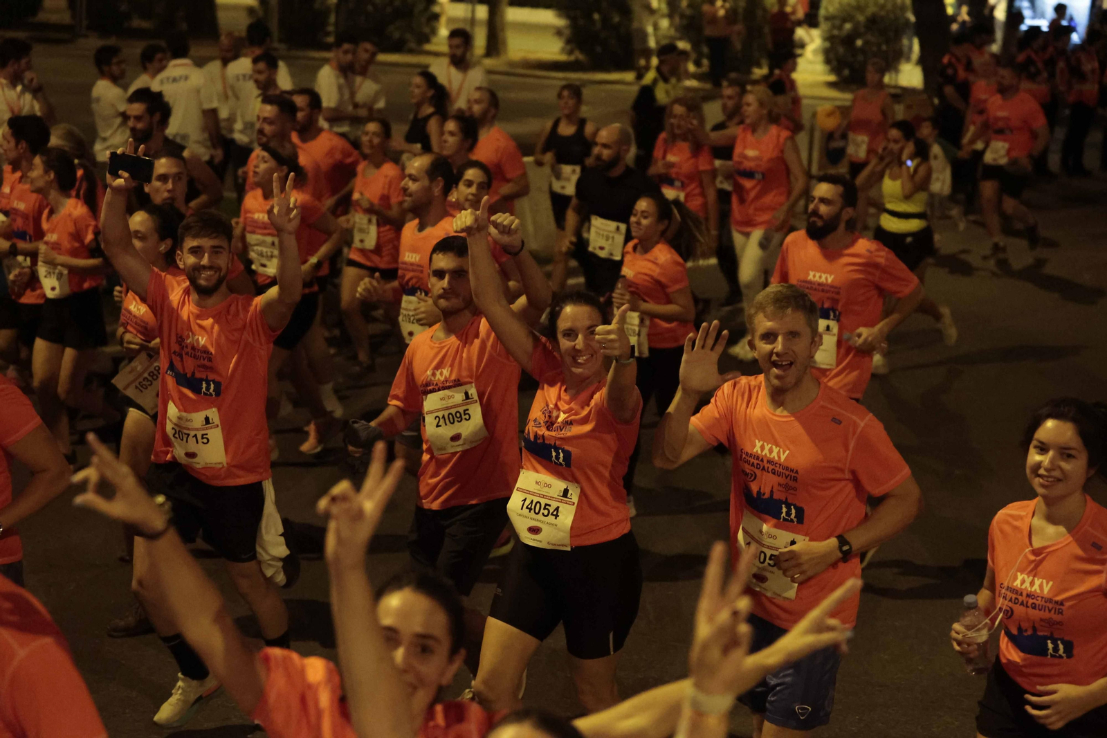 Búscate en las fotos de la Carrera Nocturna (III)