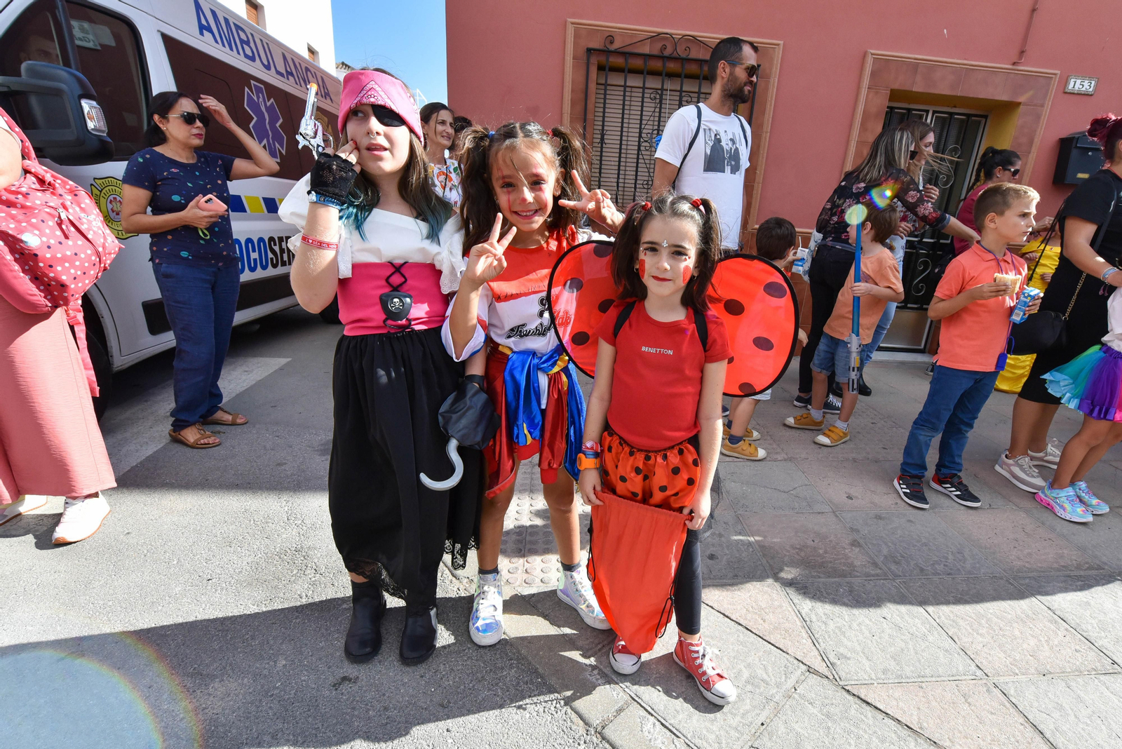 Búscate en las fotos de la cabalgata del Día del Niño en Los Barrios