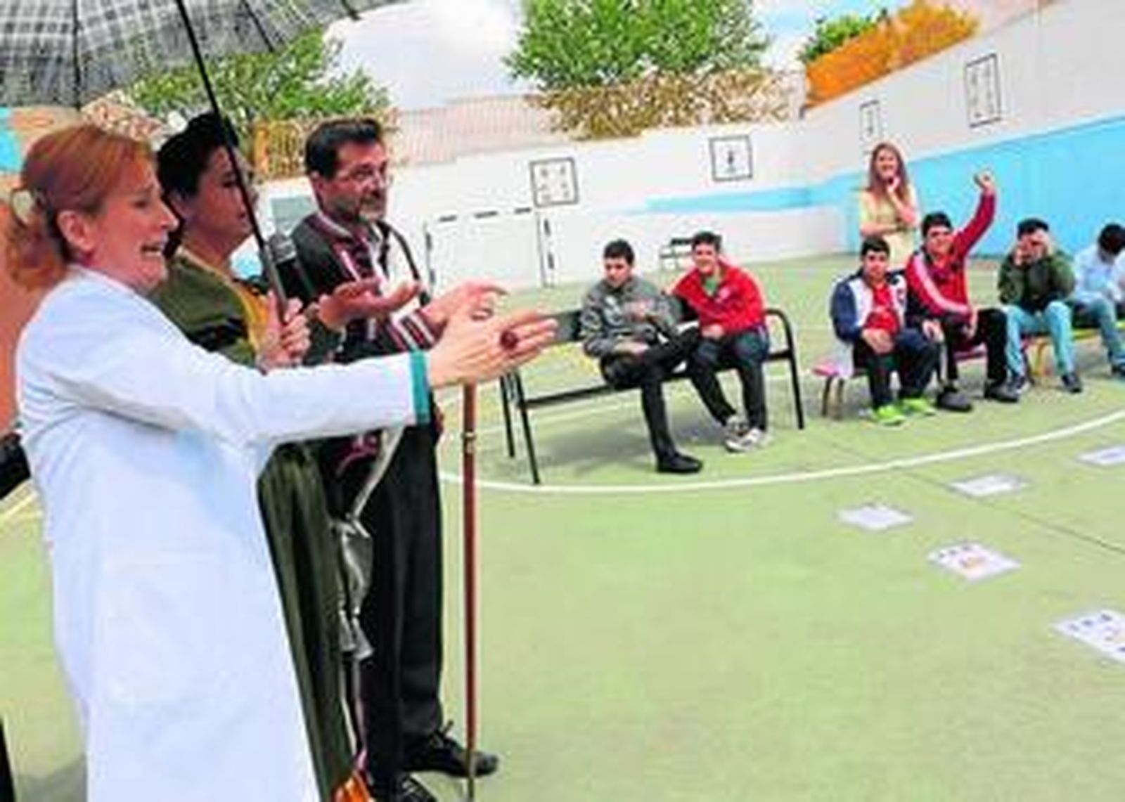 La actriz Mari Paz Sayago, ayer en el colegio Santo Ángel.