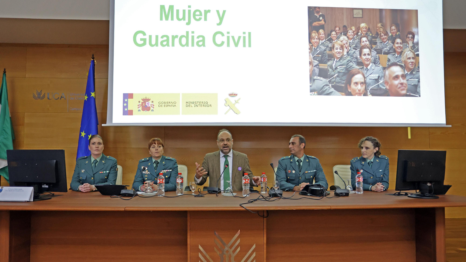 La mujer en la Guardia Civil, debate en la UCA en Jerez con motivo del 8M