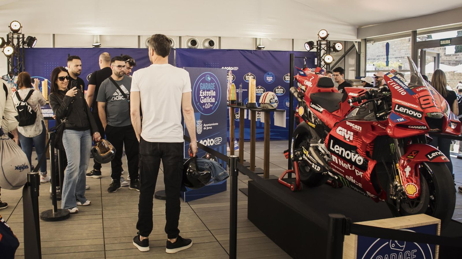 Motos, vino y literatura: búscate en el ambiente del centro de Jerez el sábado del Gran Premio de Jerez 2025