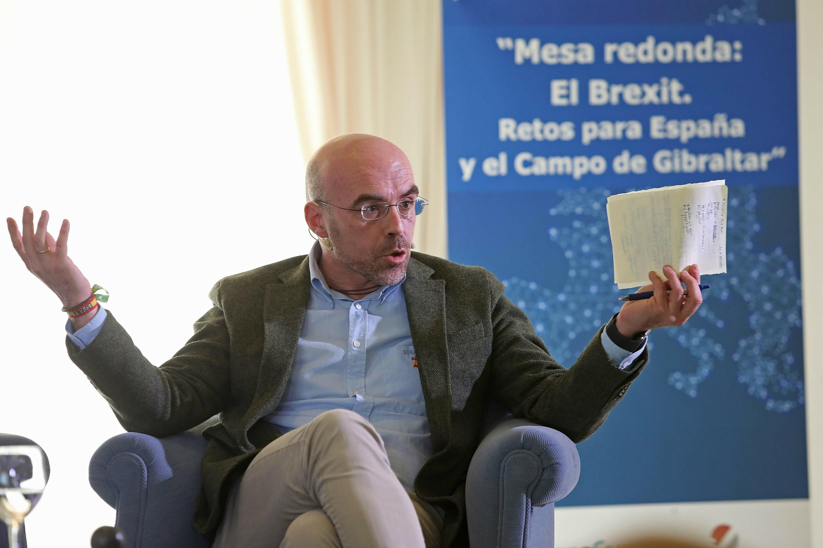 Jorge Buxadé, parlamentario europeo de Vox, en la mesa redonda sobre el Brexit. Jorge Buxadé, parlamentario europeo de Vox, en la mesa redonda sobre el Brexit.
