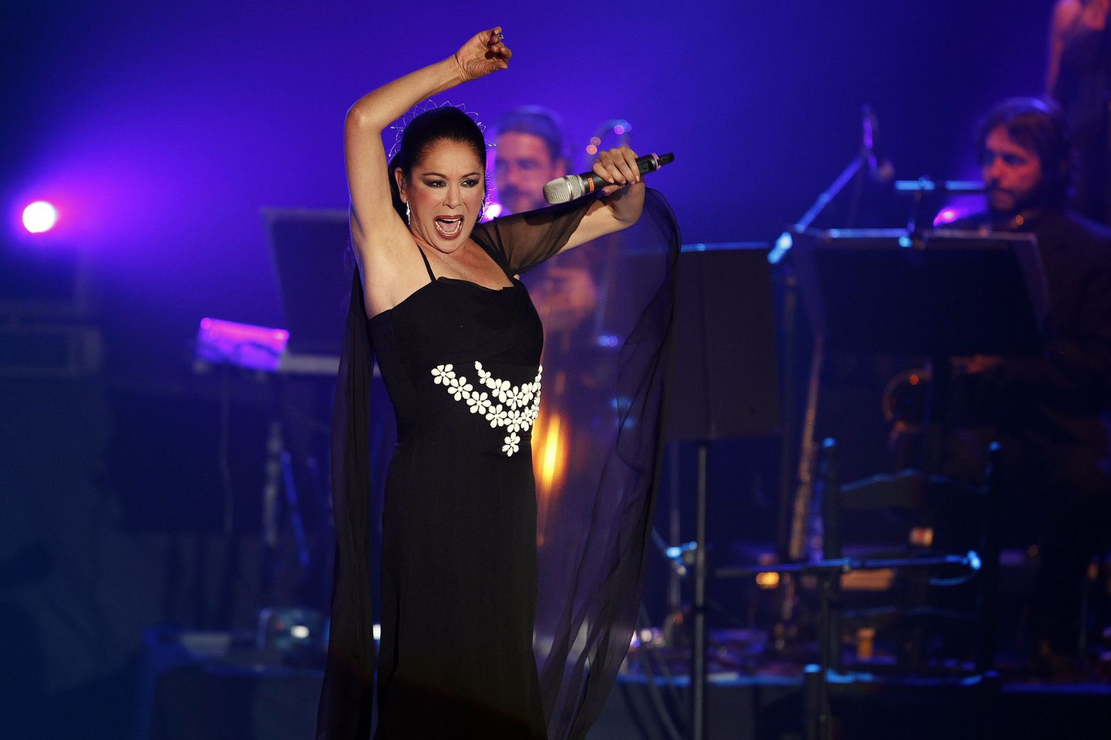 Isabel Pantoja durante un concierto en el verano de 2014.