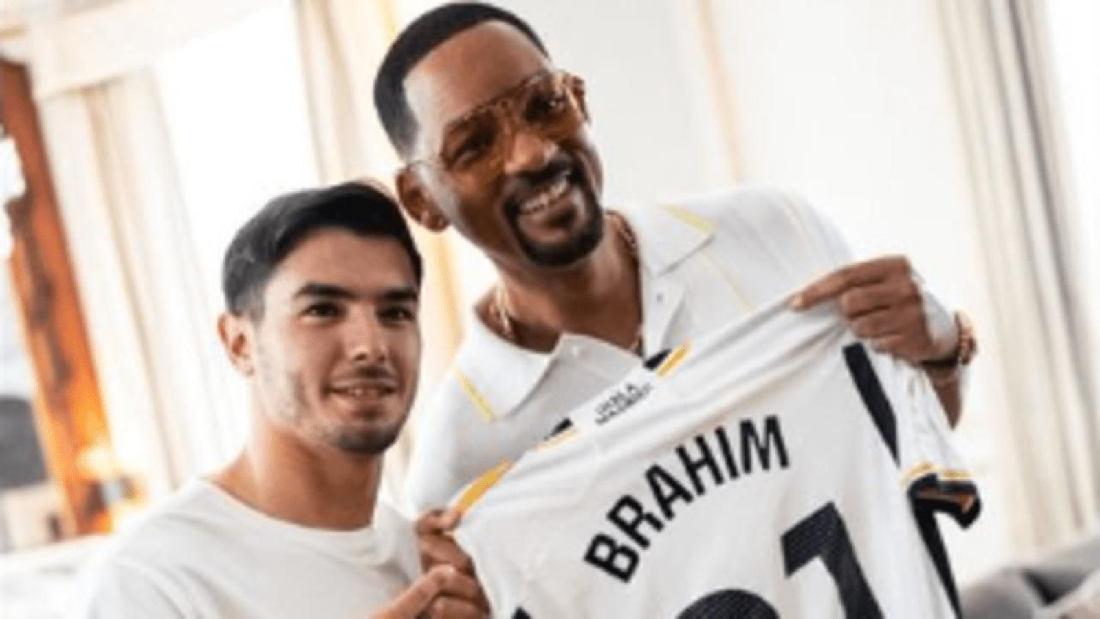 Brahim Díaz recibe a Will Smith en los preludios de la final de la Champions League Brahim Díaz recibe a Will Smith en los preludios de la final de la Champions League