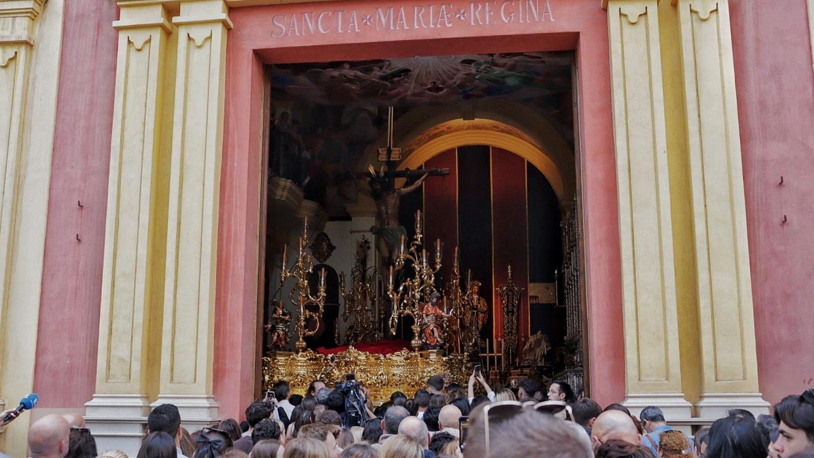 Todos los traslados de este Domingo de Pasión 2025 en Málaga, en imágenes