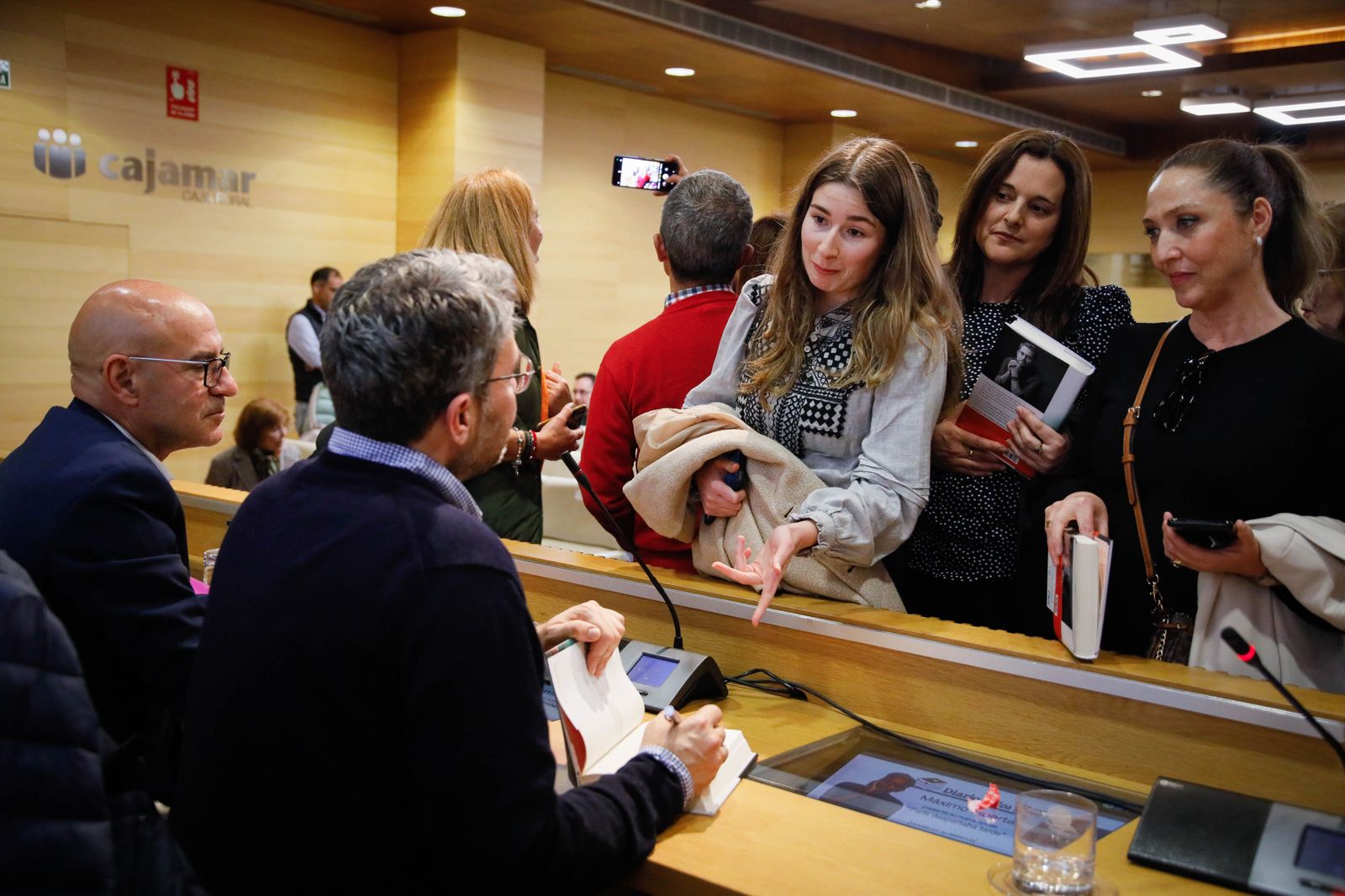 ¿Has estado en la presentación del libro de Máximo Huerta? Entra en la galería y buscate