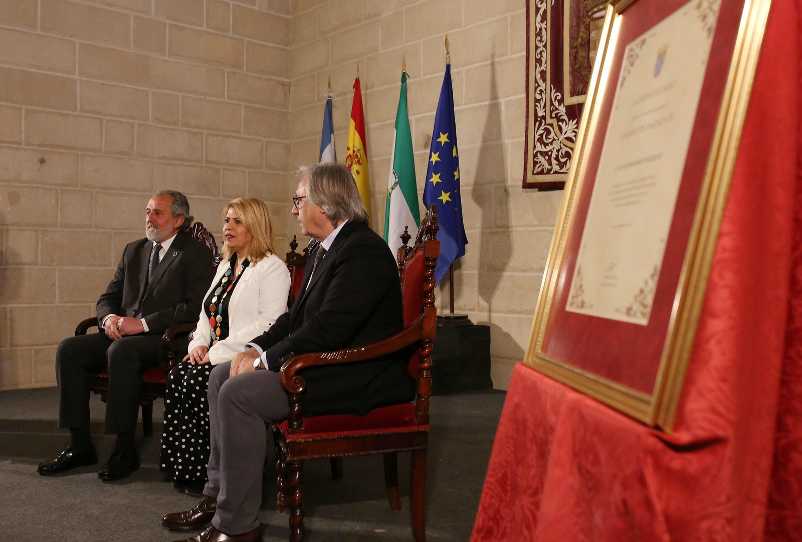 Imágenes de la entrega del II Premio Andalucía a Luis Bononato