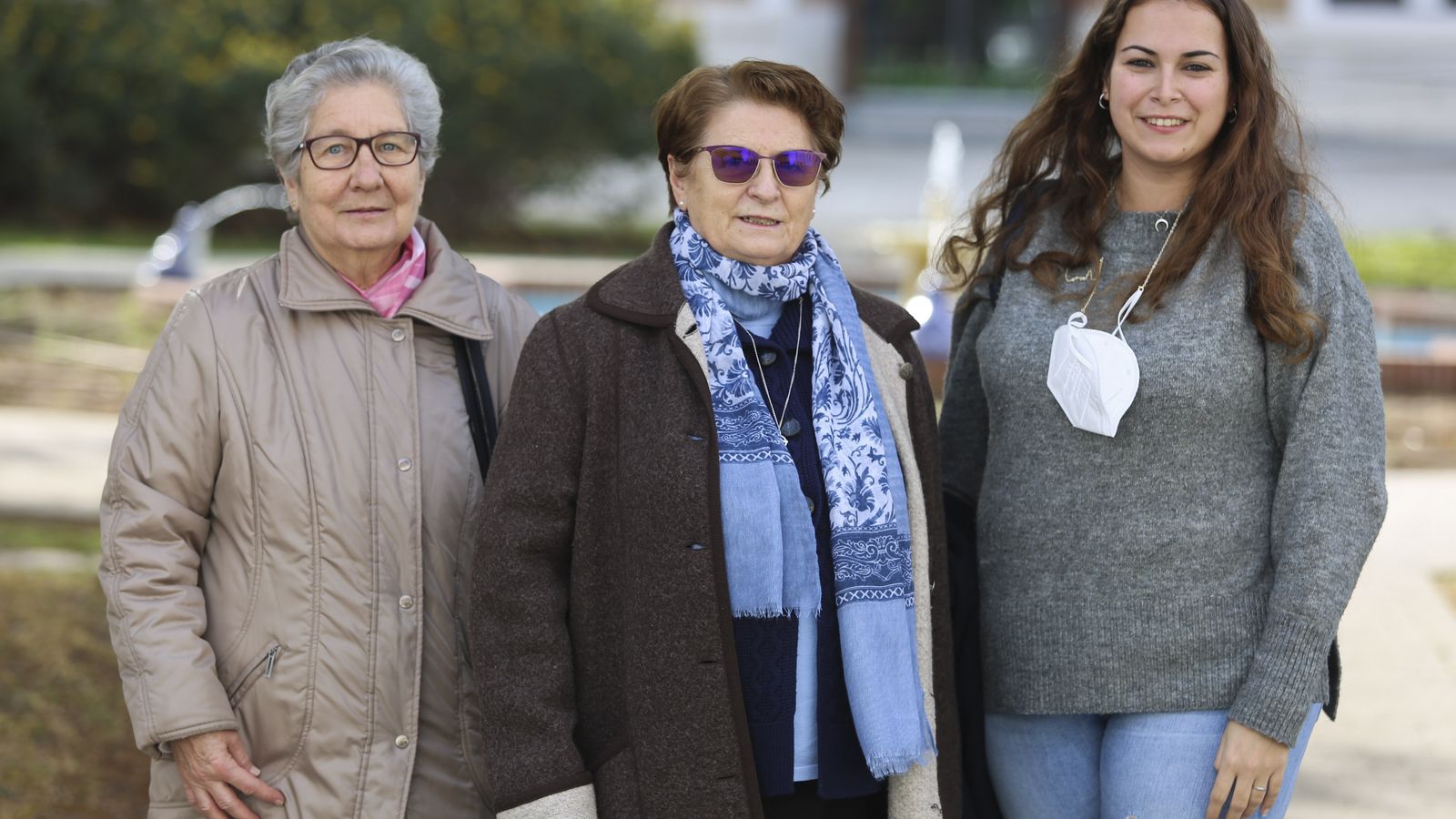 Religiosas y la trabajadora social Nerea Picapiedra de las Adoratrices en Tabacalera.