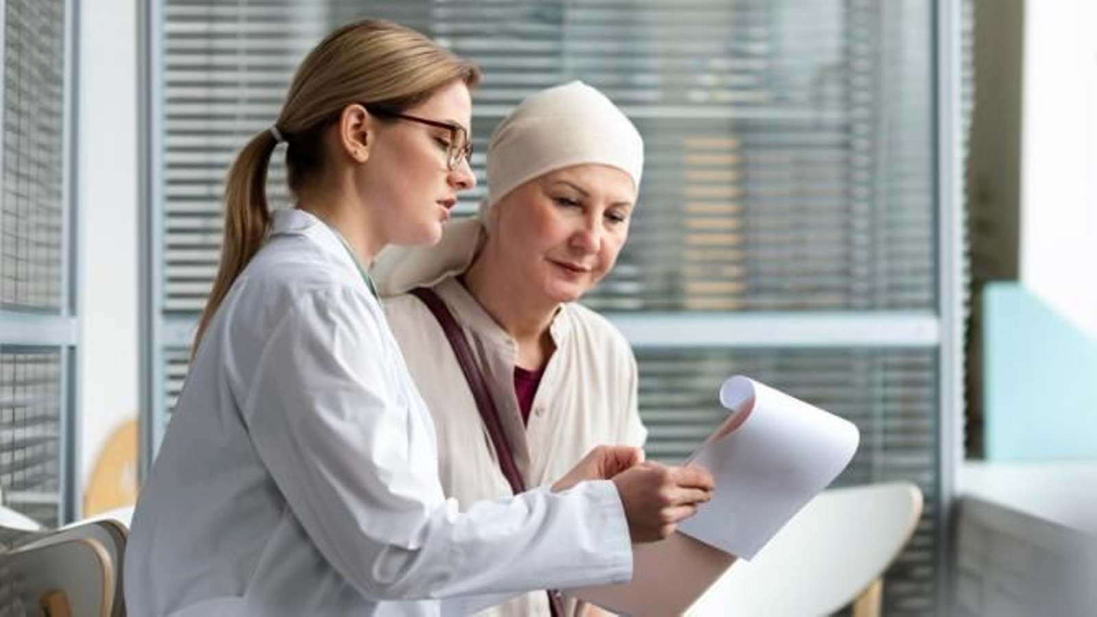 Así es el tratamiento para personas con cáncer de vías biliares que no es tan agresivo como la quimioterapia