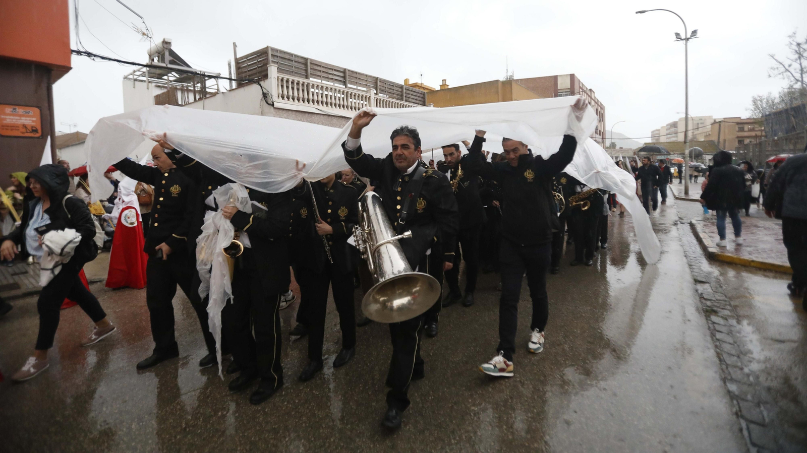 Fotos del Domingo de Ramos en La Línea: La Borriquita y Flagelación