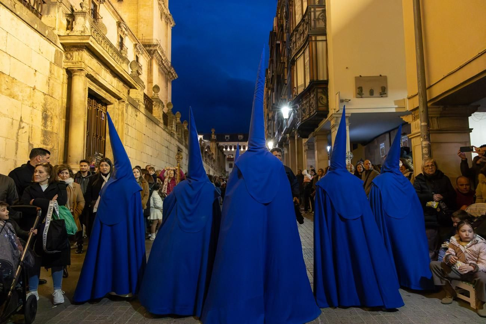Los jiennenses se entregan a una tarde de Amor, Perdón y Esperanza.