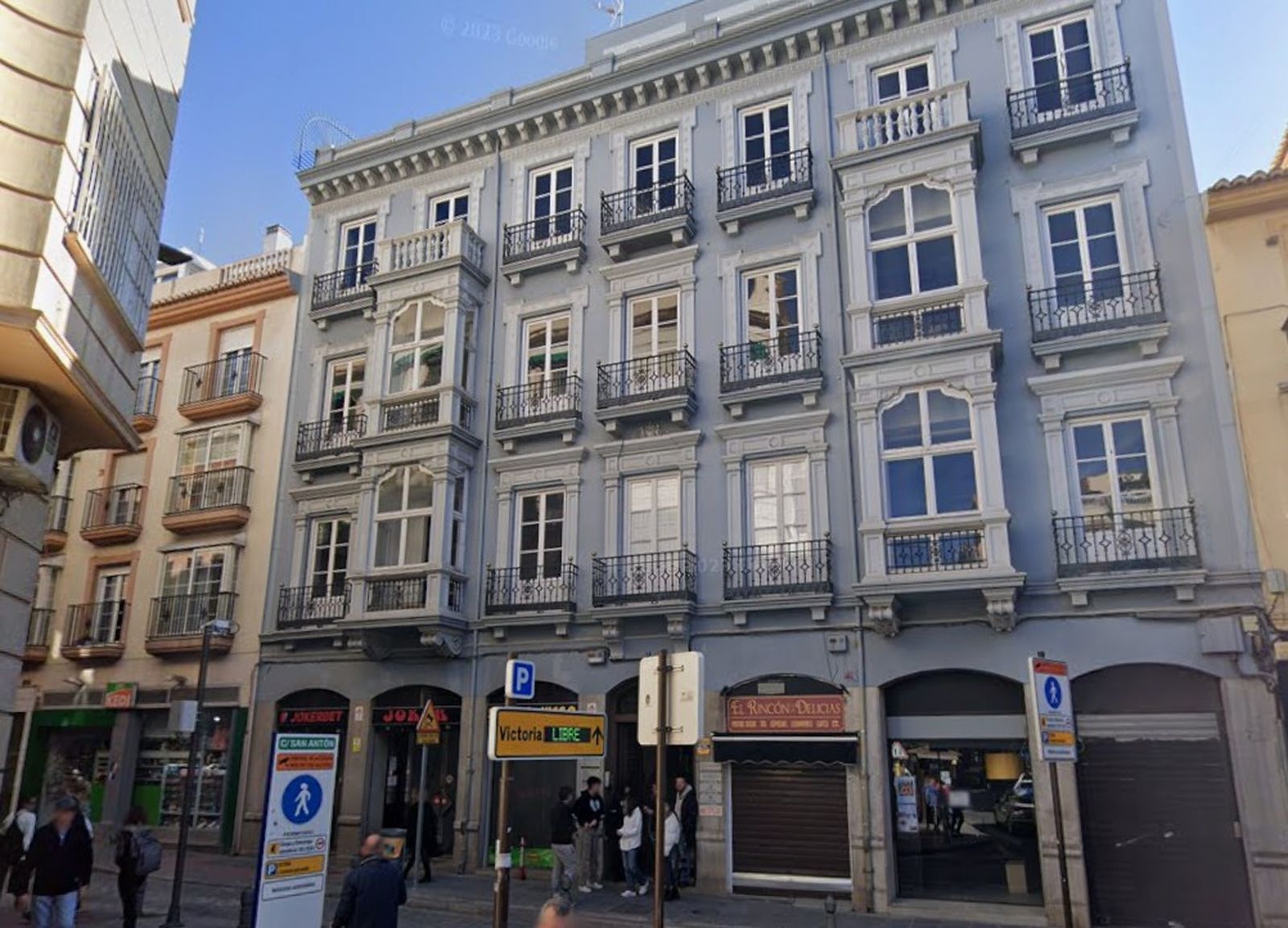 Edificio en San Antón que se transformará en apartamentos turísticos.