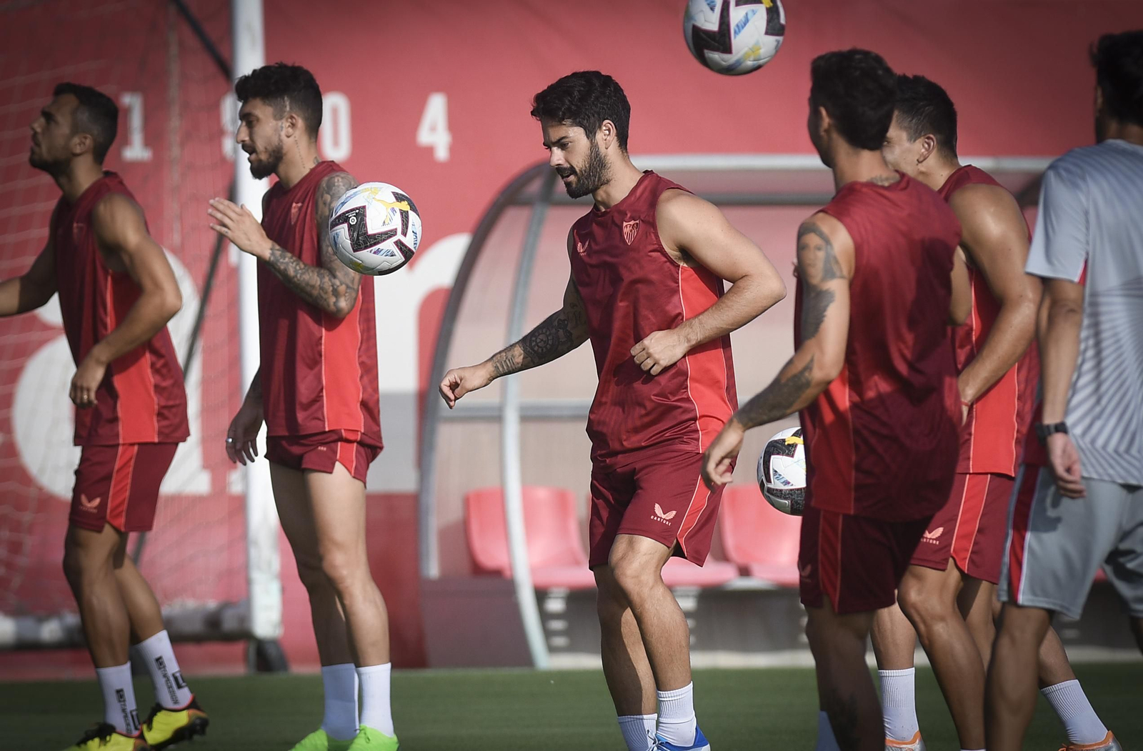 Isco, que podría debutar hoy, junto a Alex Telles, que lo hizo testimonialmente en Pamplona.