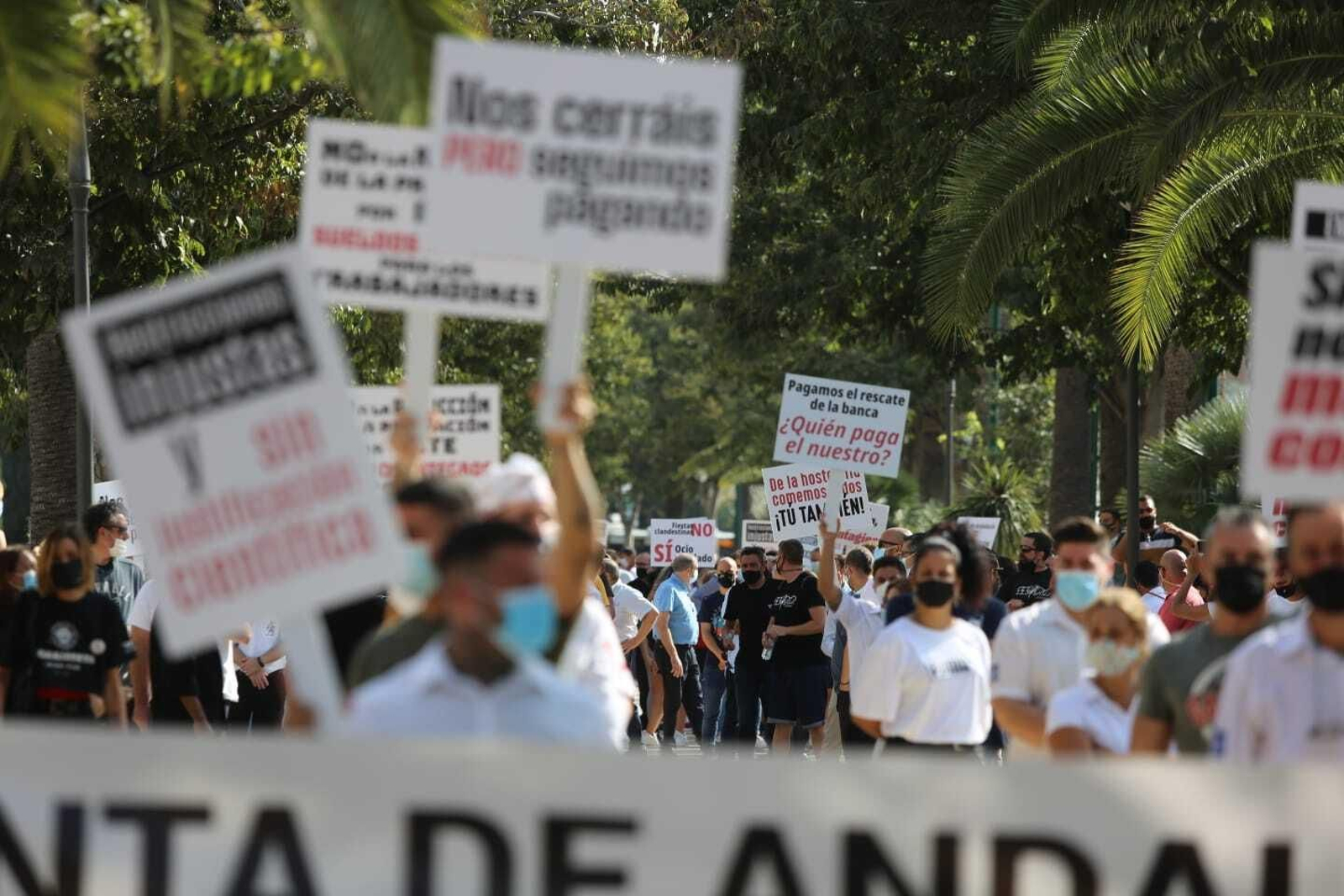 Fotos: Los hosteleros de Málaga alzan la voz para exigir un plan de rescate