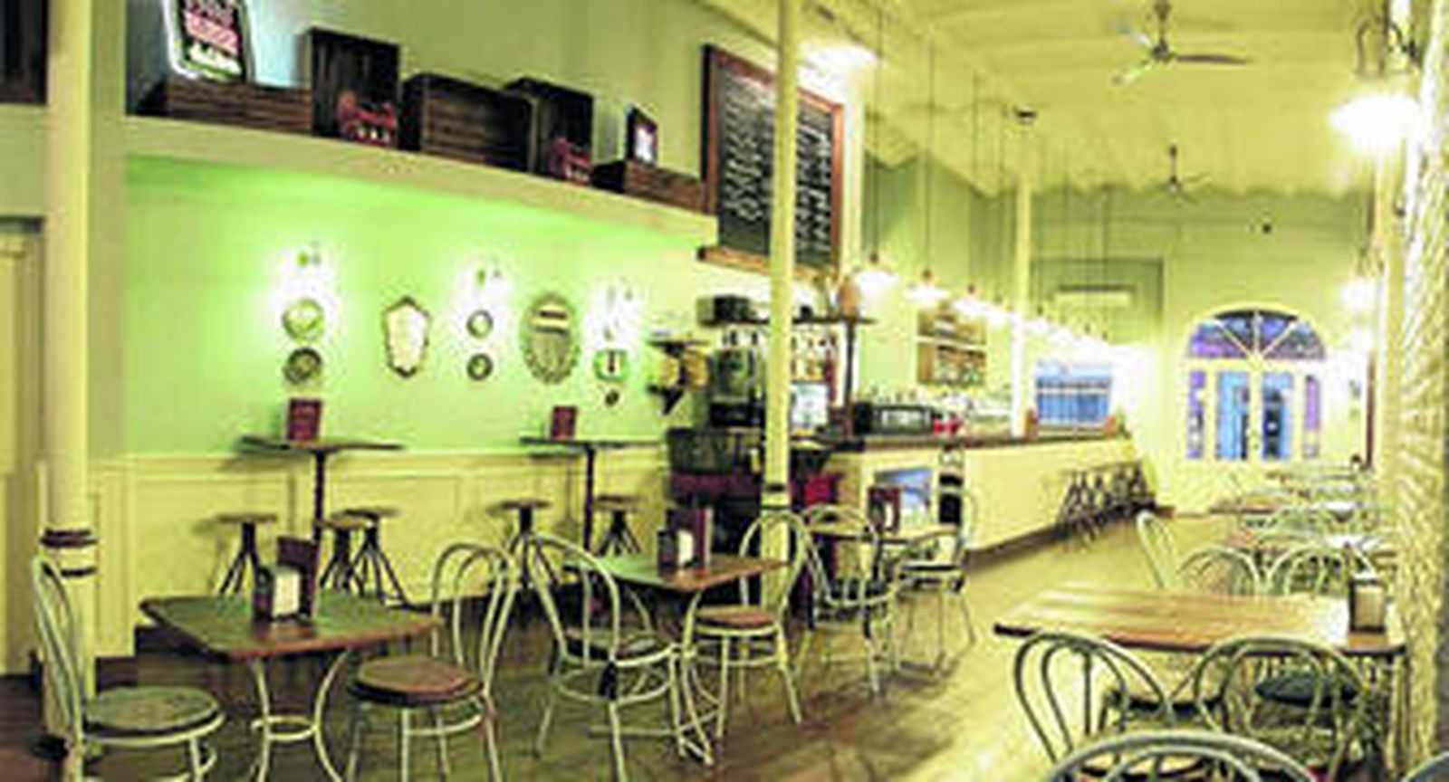 Un toque de vanguardia para una carta tradicional. La decoración de La Duquesita tiene un cierto toque retro que casa muy bien con la línea tradicional que domina en toda su carta.