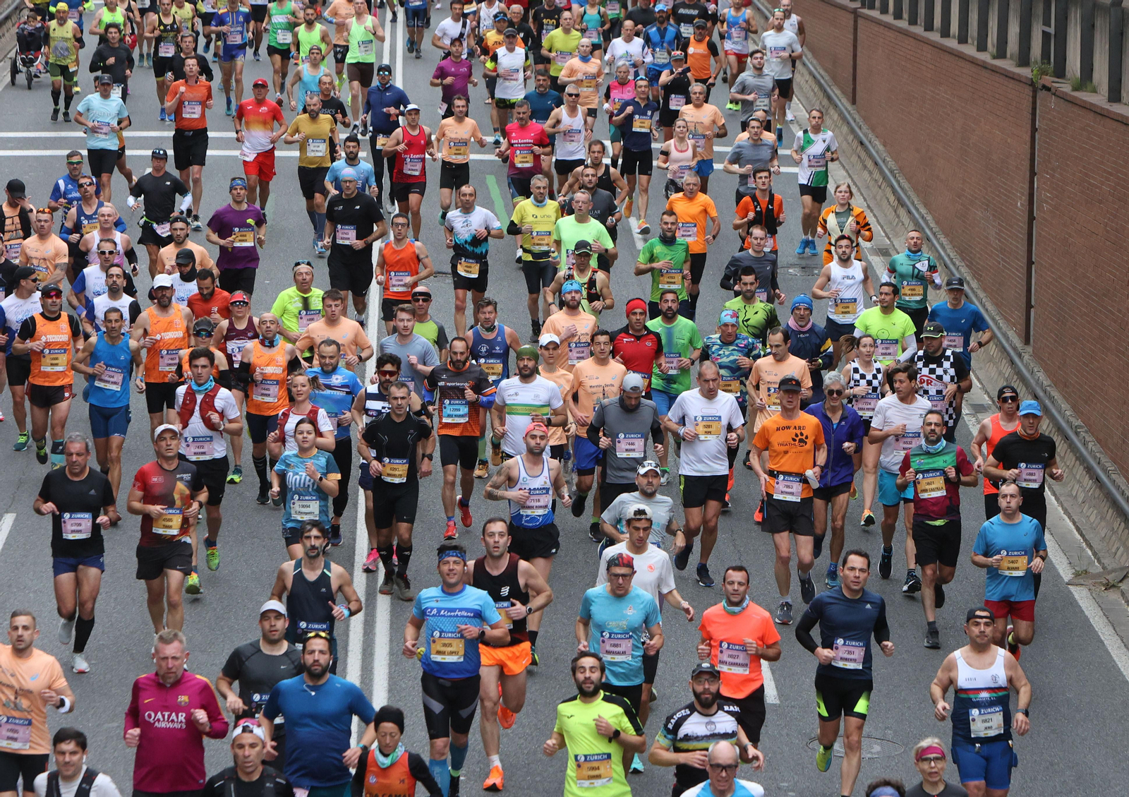 Búscate en la maratón de Sevilla 06