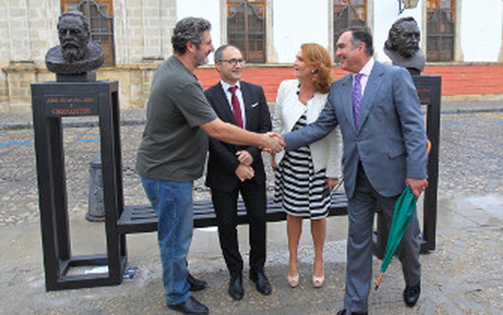 Cervantes y Shakespeare ya tienen su sitio en la plaza del Mercado