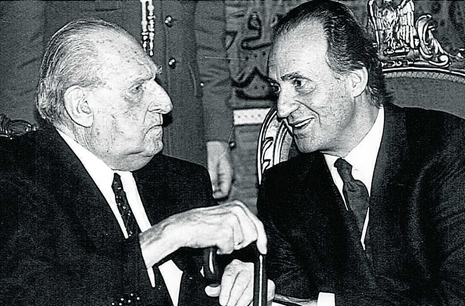 Don Juan de Borbón y su hijo don Juan Carlos.