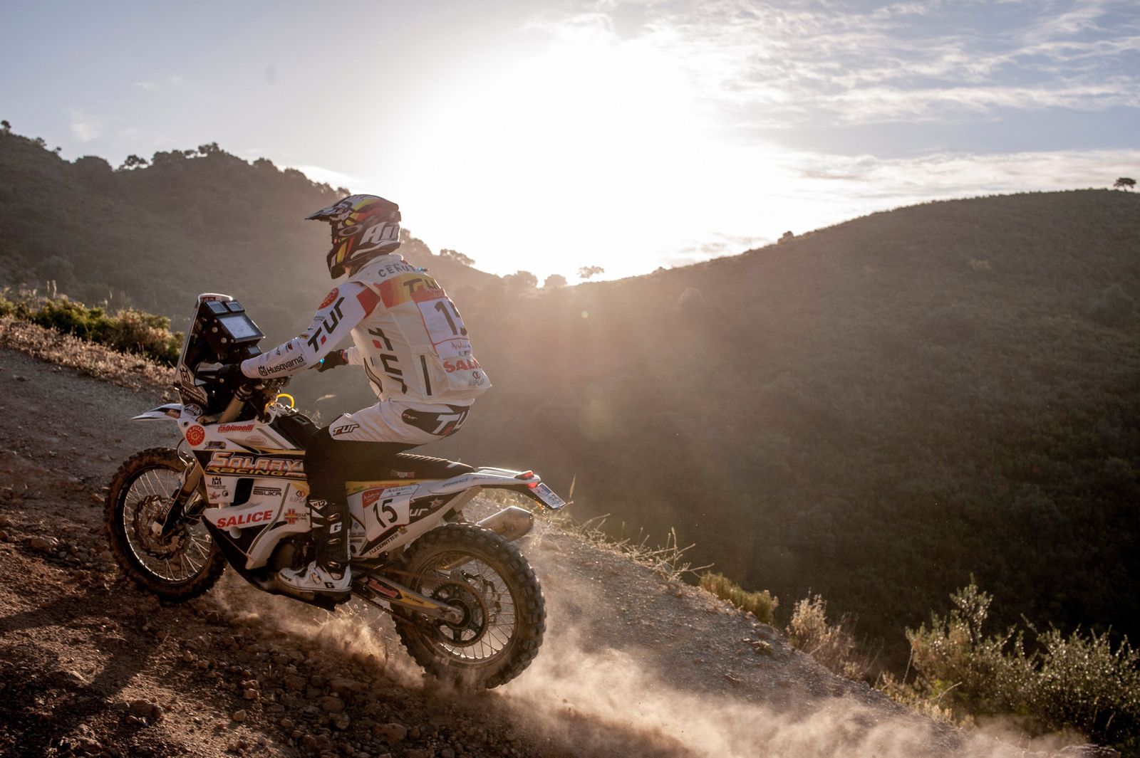 Los grandes del Dakar enseñan el paisaje rural de Andalucía