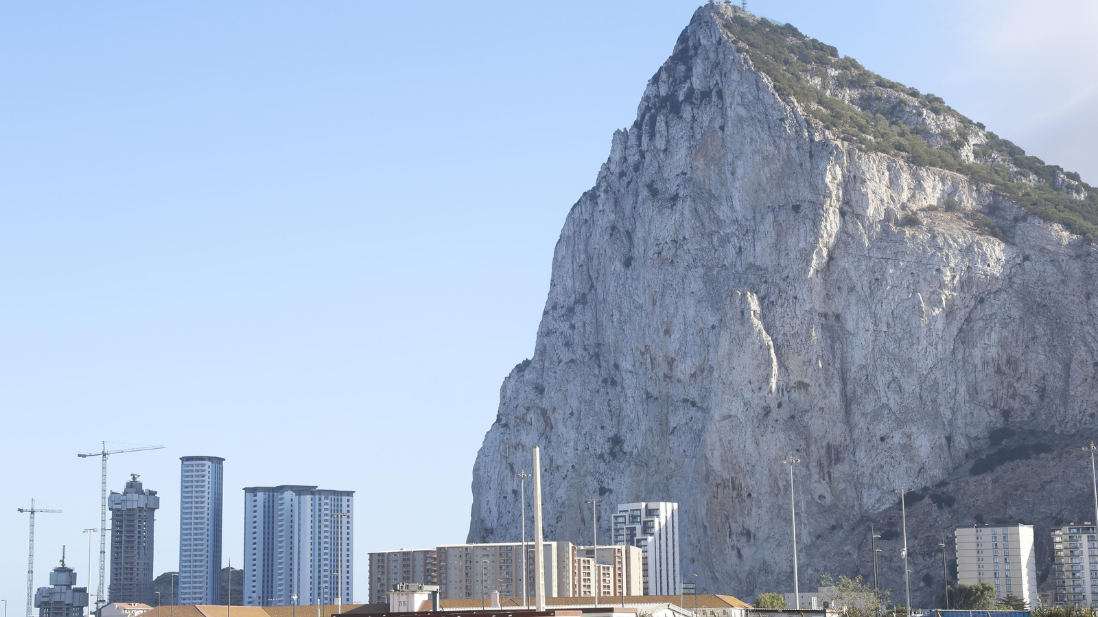 Las fotos de las torres en la cara este del peñón de Gibraltar llamada Hassan Centenary Terraces