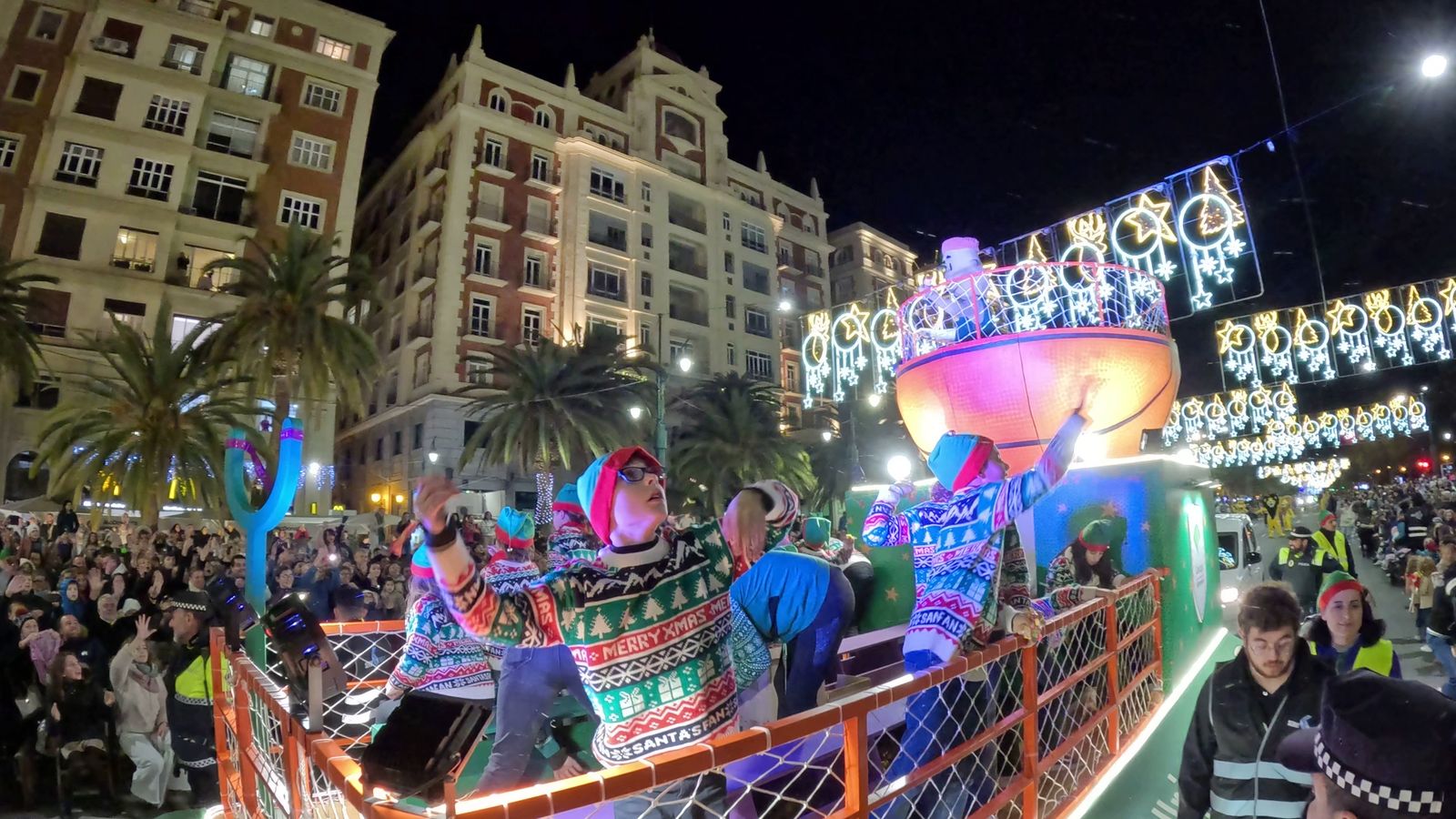 Málaga CF y Unicaja traen ilusión deportiva en la Cabalgata de Reyes