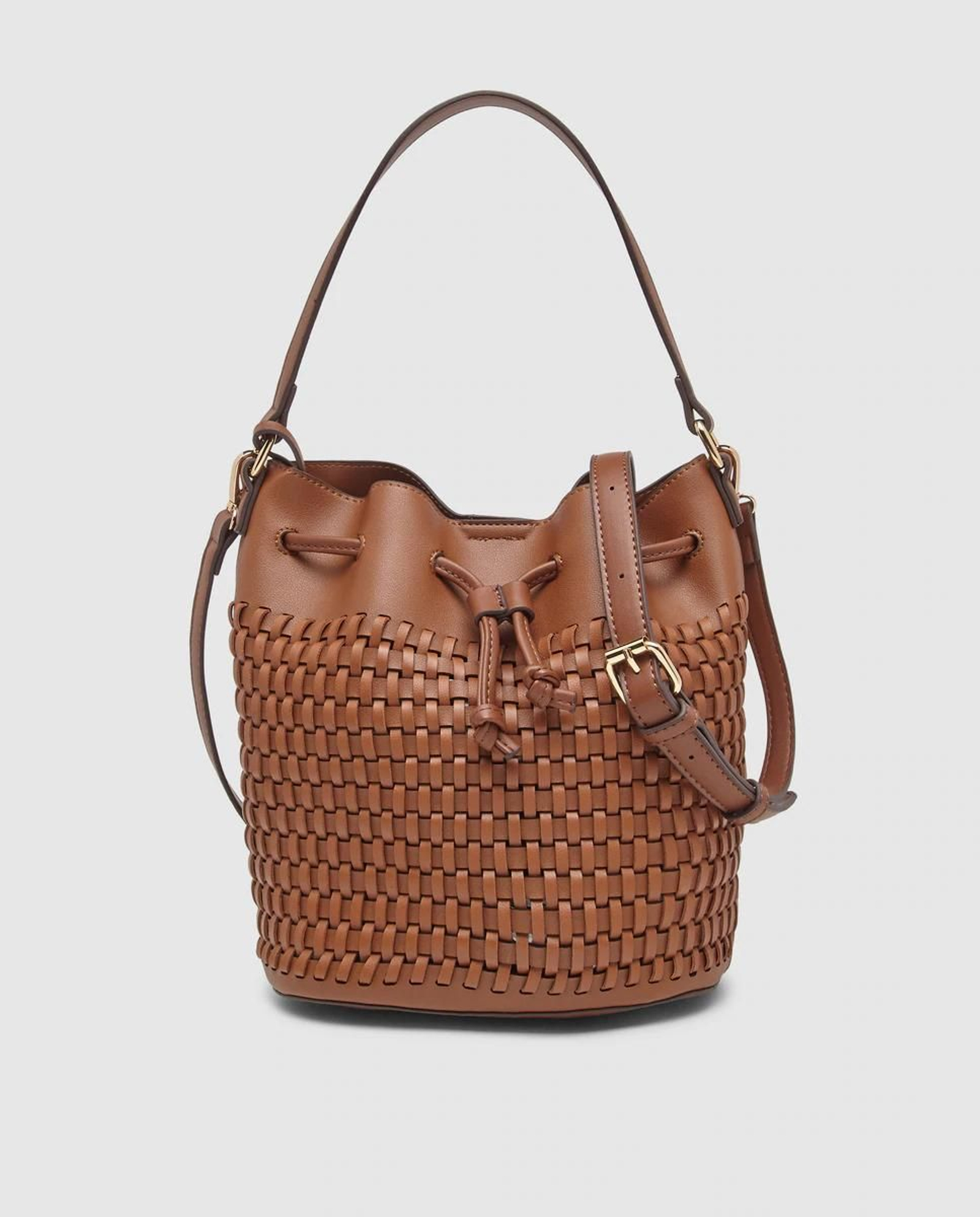 Bolso en forma de saco (antes 35,95, ahora 25, 15 euros). Bolso en forma de saco (antes 35,95, ahora 25, 15 euros).
