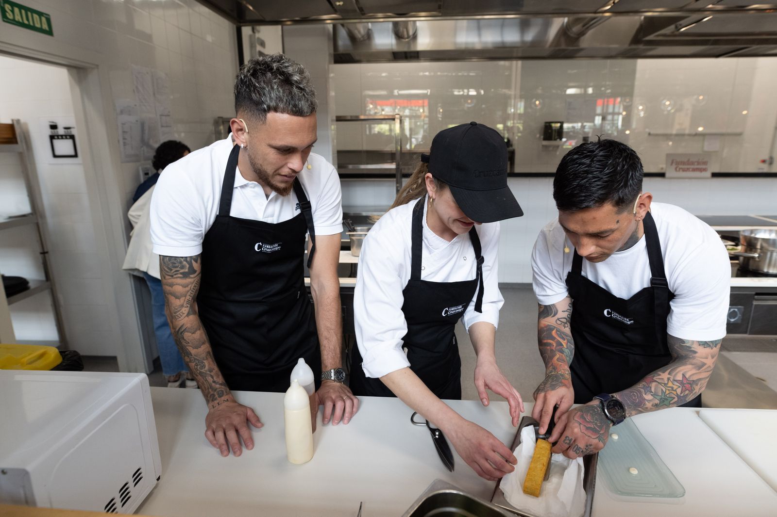 Las fotos de jugadores del Betis y del Sevilla en la Cruzcampo
