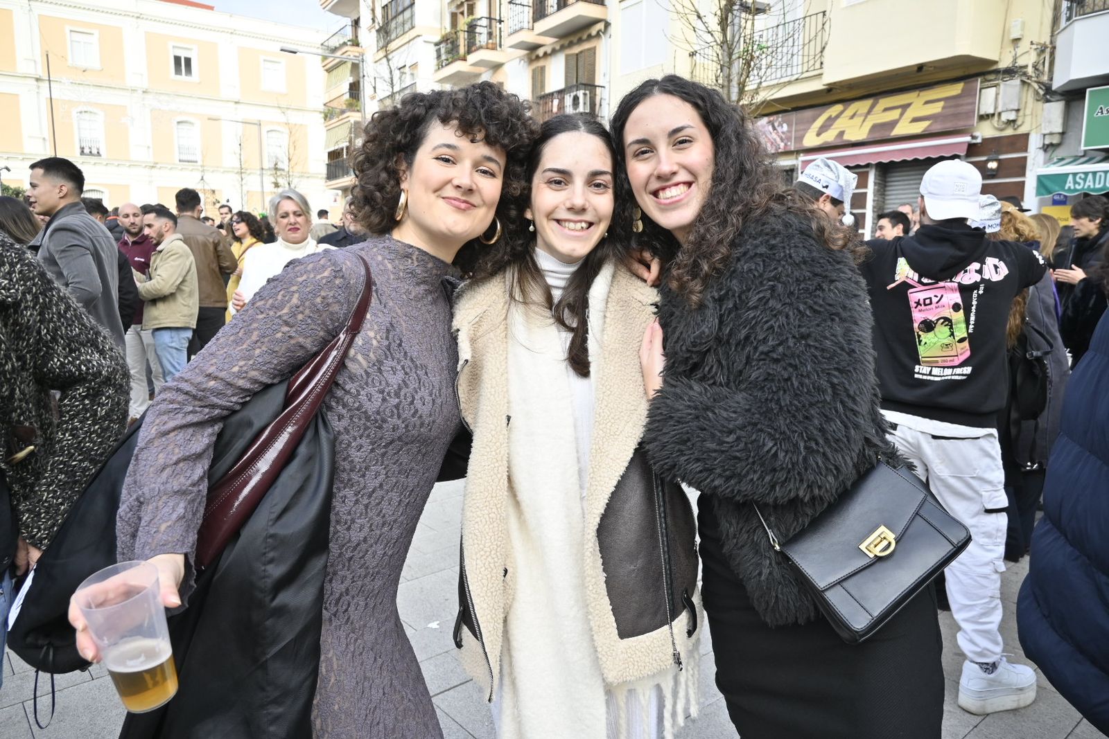 Búscate en las mejores fotografías del tardeo de este 31 de diciembre en Huelva