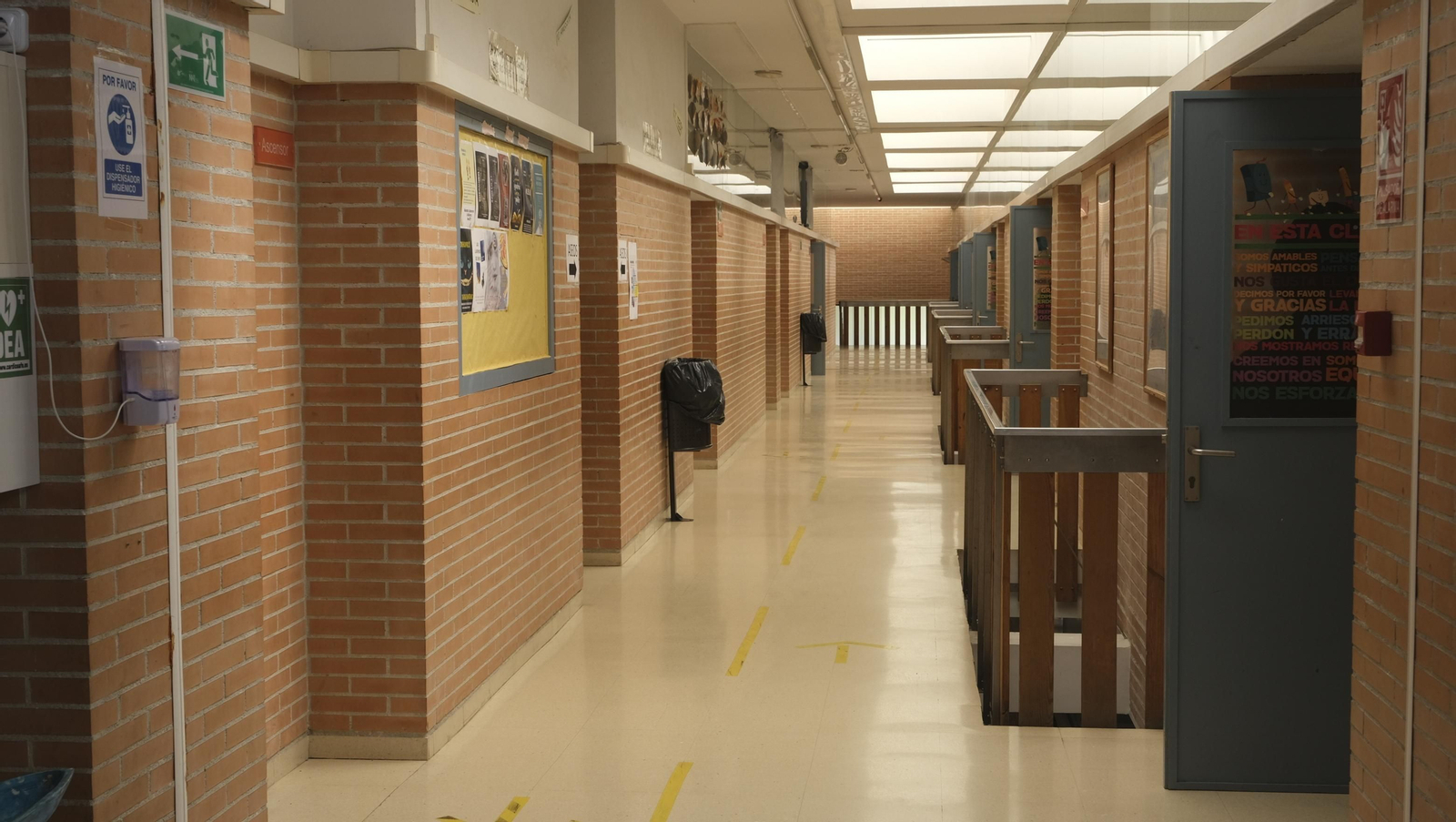 Imágenes del comienzo del nuevo curso de Secundaria en el IES Aurantia de Benahadux