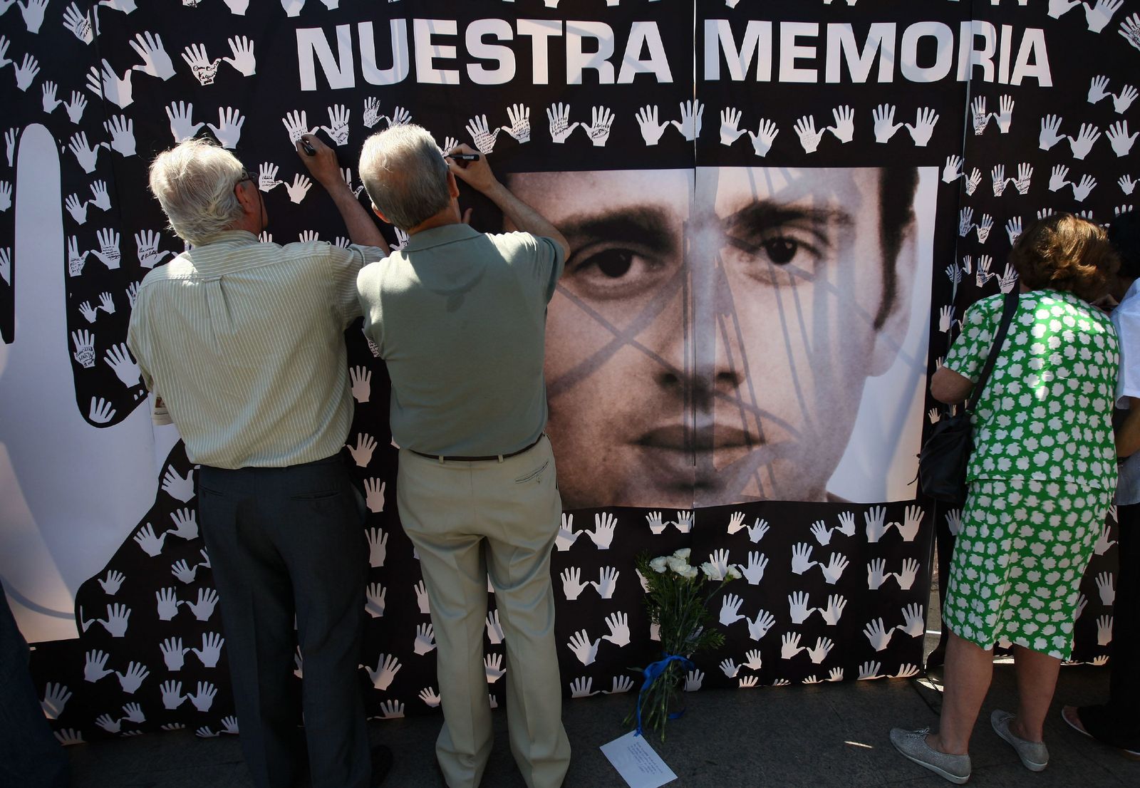 La imagen de Miguel Ángel Blanco, en uno de los homenajes realizados por el décimo aniversario de su asesinato.