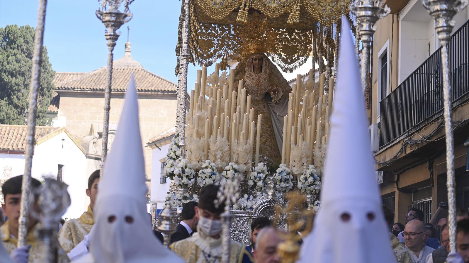 La Virgen de la Alegría, tras su salida de Santa Marina.