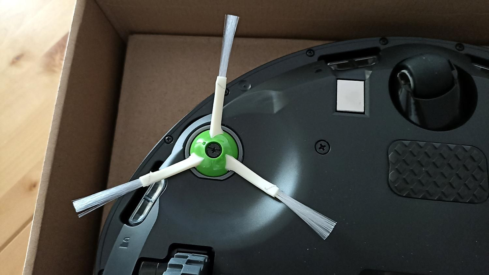 Cepillos en la parte inferior del robot aspirador Roomba i3+