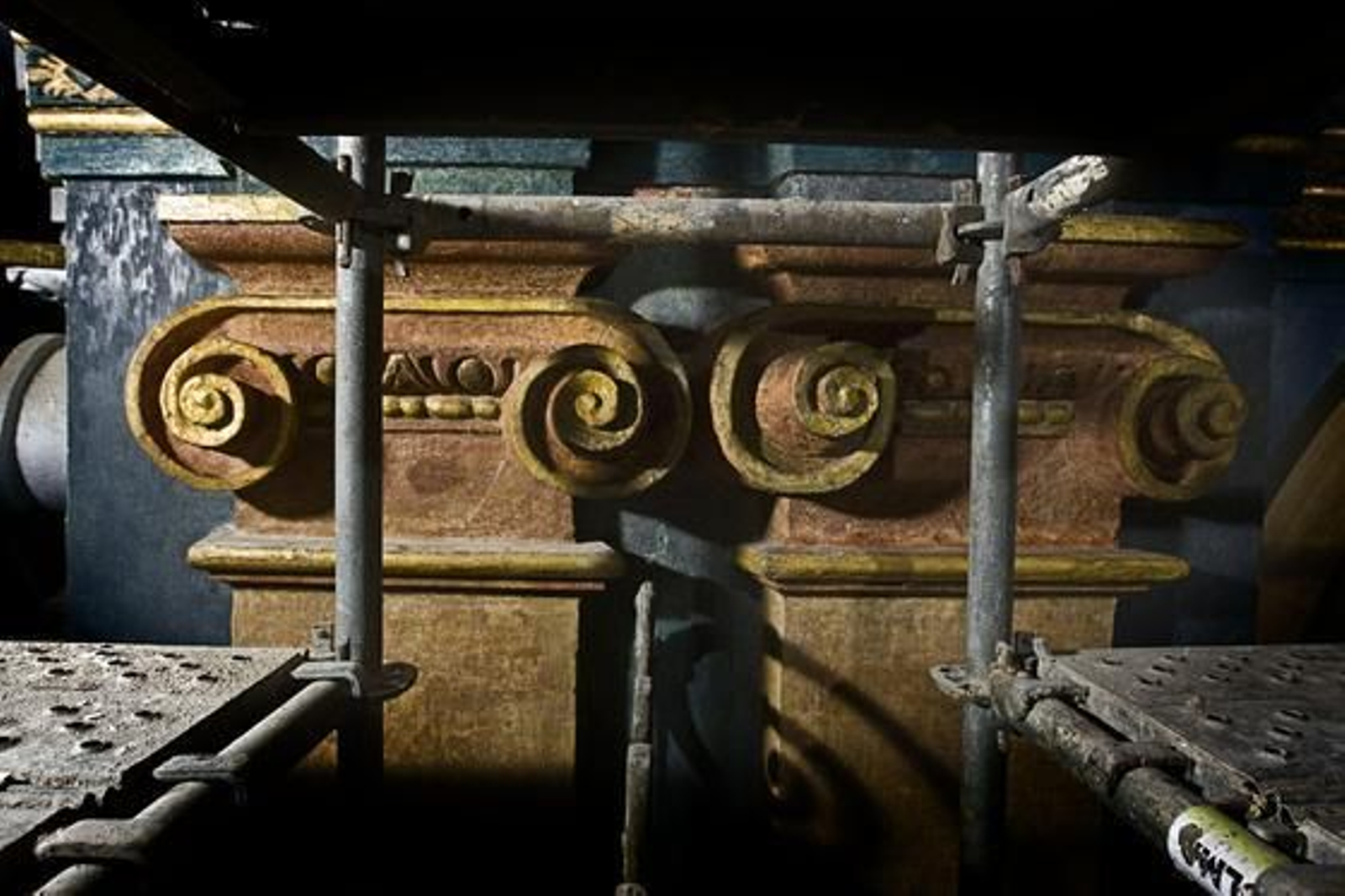 Aparecen nuevos frescos en los trabajos de rehabilitación del Oratorio de San Felipe Neri. 

Foto: Julio Gonzalez