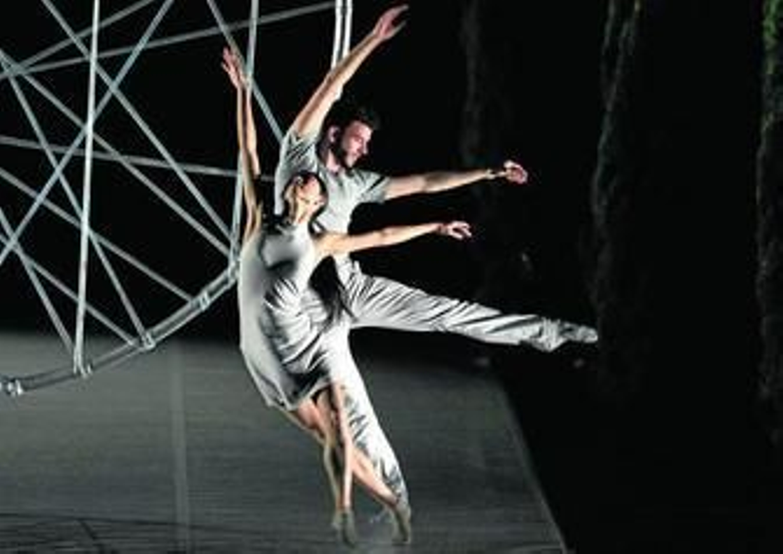 Narciso se mira en el espejo del Generalife